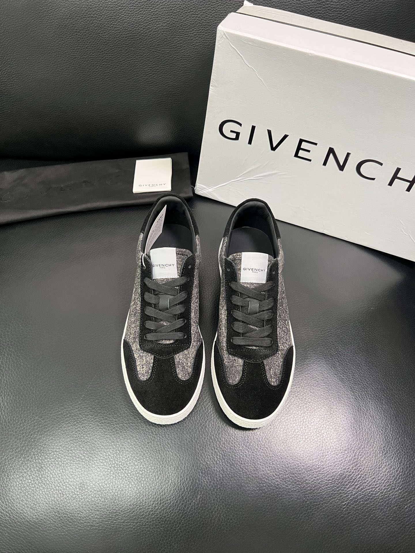 Givenchy 高品质 顶级工艺品 纪梵希 专柜同步原厂配置，意大利进口牛皮搭配网布面料，全鞋配件私模