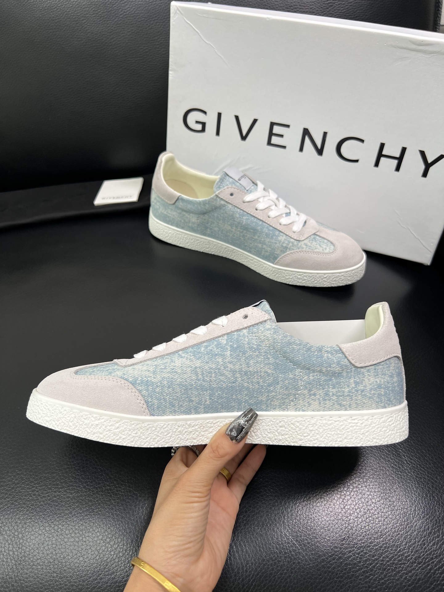 Givenchy 高品质 顶级工艺品 纪梵希 专柜同步原厂配置，意大利进口牛皮搭配网布面料，全鞋配件私模