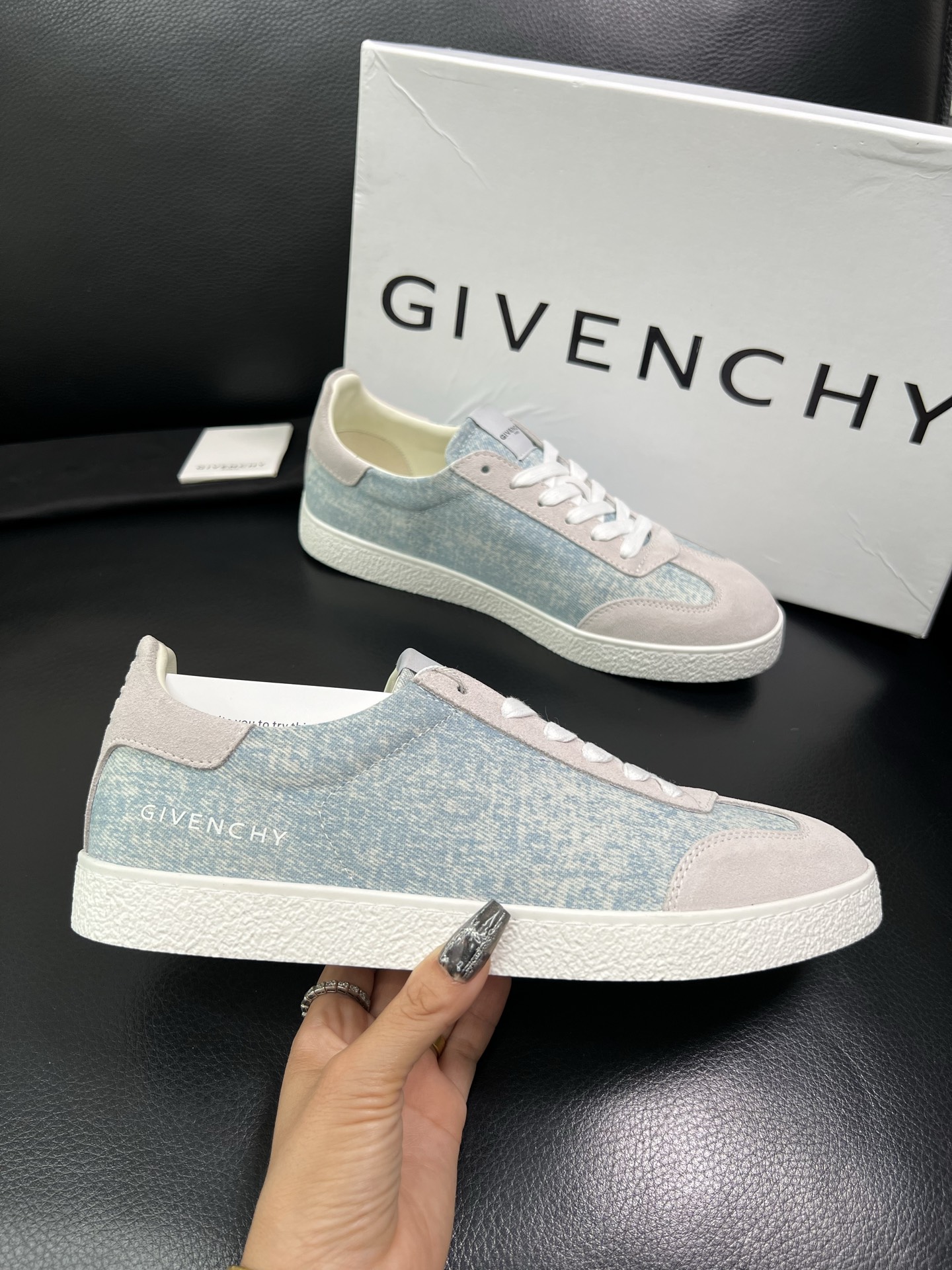 Givenchy 高品质 顶级工艺品 纪梵希 专柜同步原厂配置，意大利进口牛皮搭配网布面料，全鞋配件私模