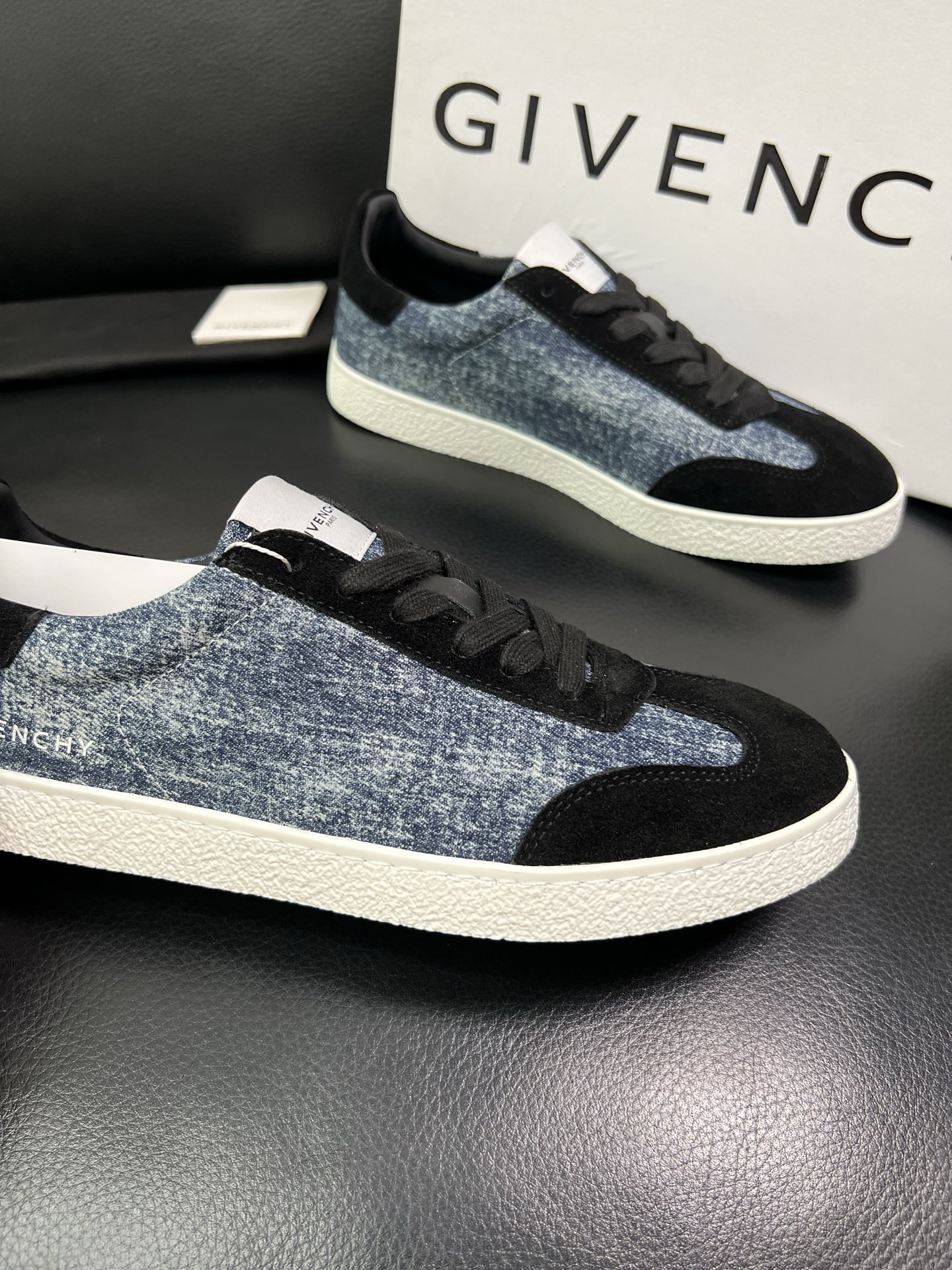 Givenchy 高品质 顶级工艺品 纪梵希 专柜同步原厂配置，意大利进口牛皮搭配网布面料，全鞋配件私模
