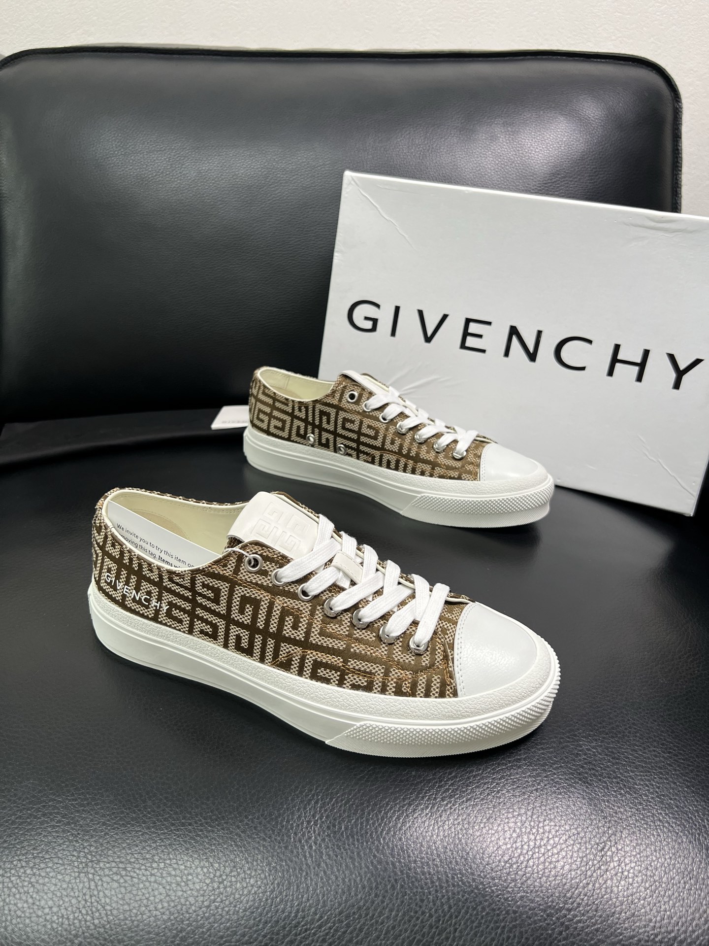 Givenchy 高品质 顶级工艺品 纪梵希 专柜同步原厂配置，意大利进口牛皮搭配网布面料，全鞋配件私模