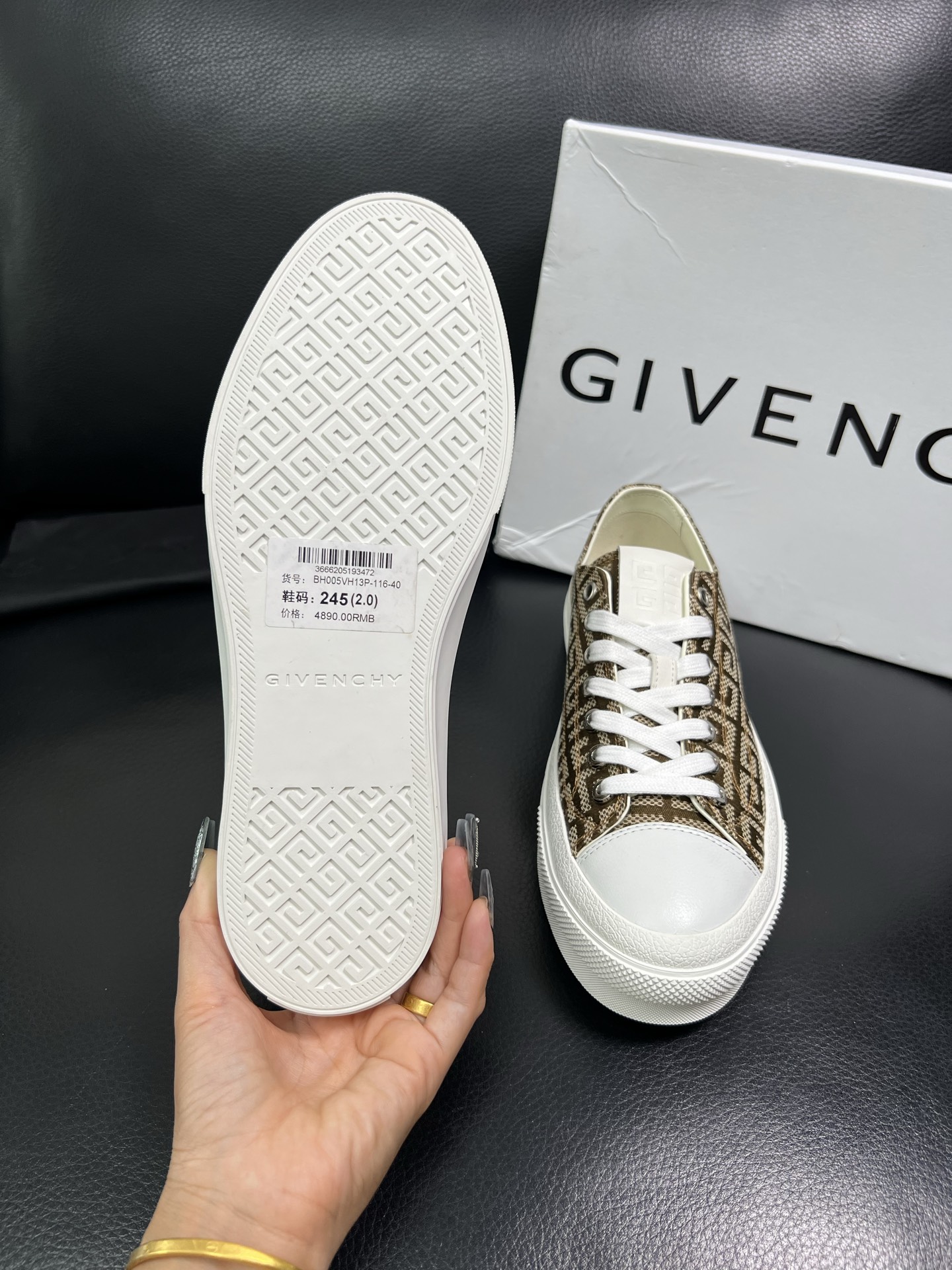 Givenchy 高品质 顶级工艺品 纪梵希 专柜同步原厂配置，意大利进口牛皮搭配网布面料，全鞋配件私模