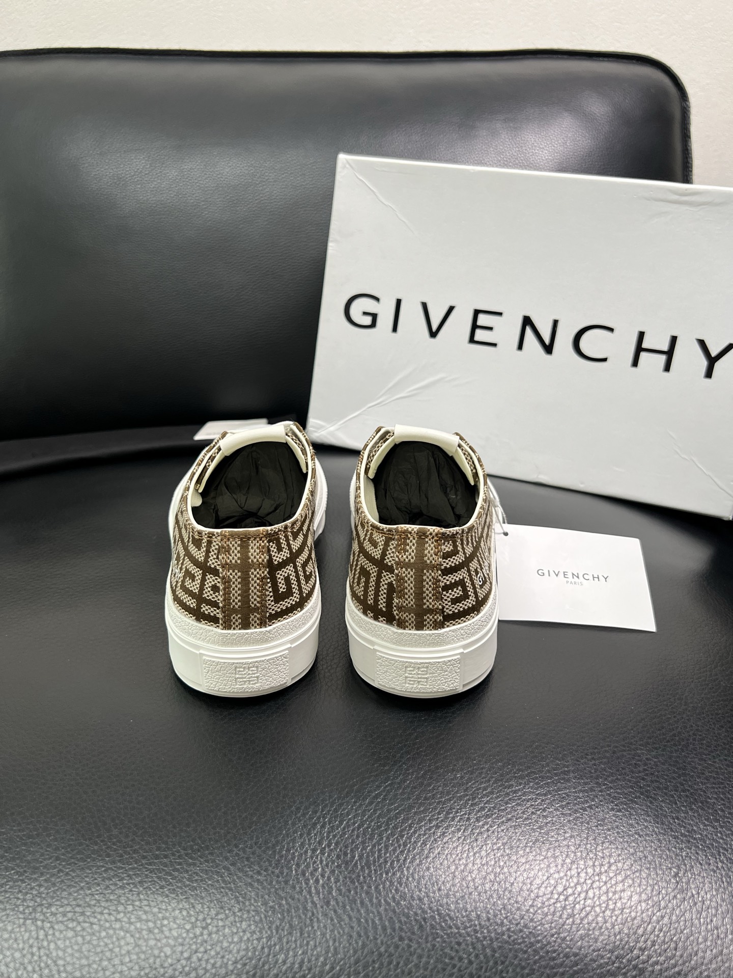 Givenchy 高品质 顶级工艺品 纪梵希 专柜同步原厂配置，意大利进口牛皮搭配网布面料，全鞋配件私模