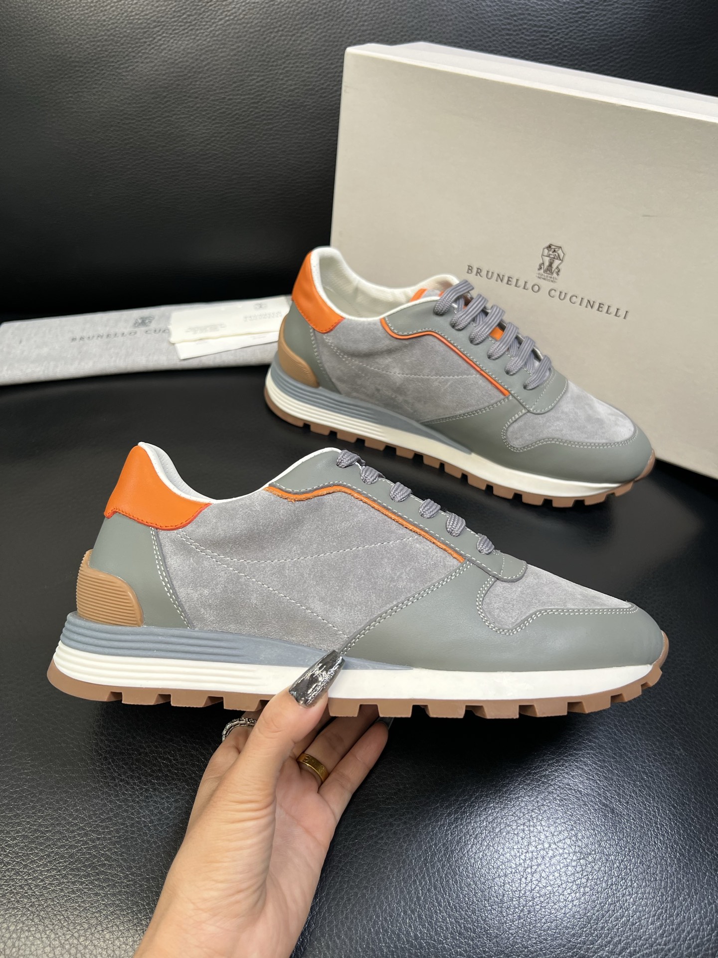 Brunello Cucinelli 高品质 顶级工艺品 BC 专柜同步原厂配置，意大利进口牛皮面料牛内