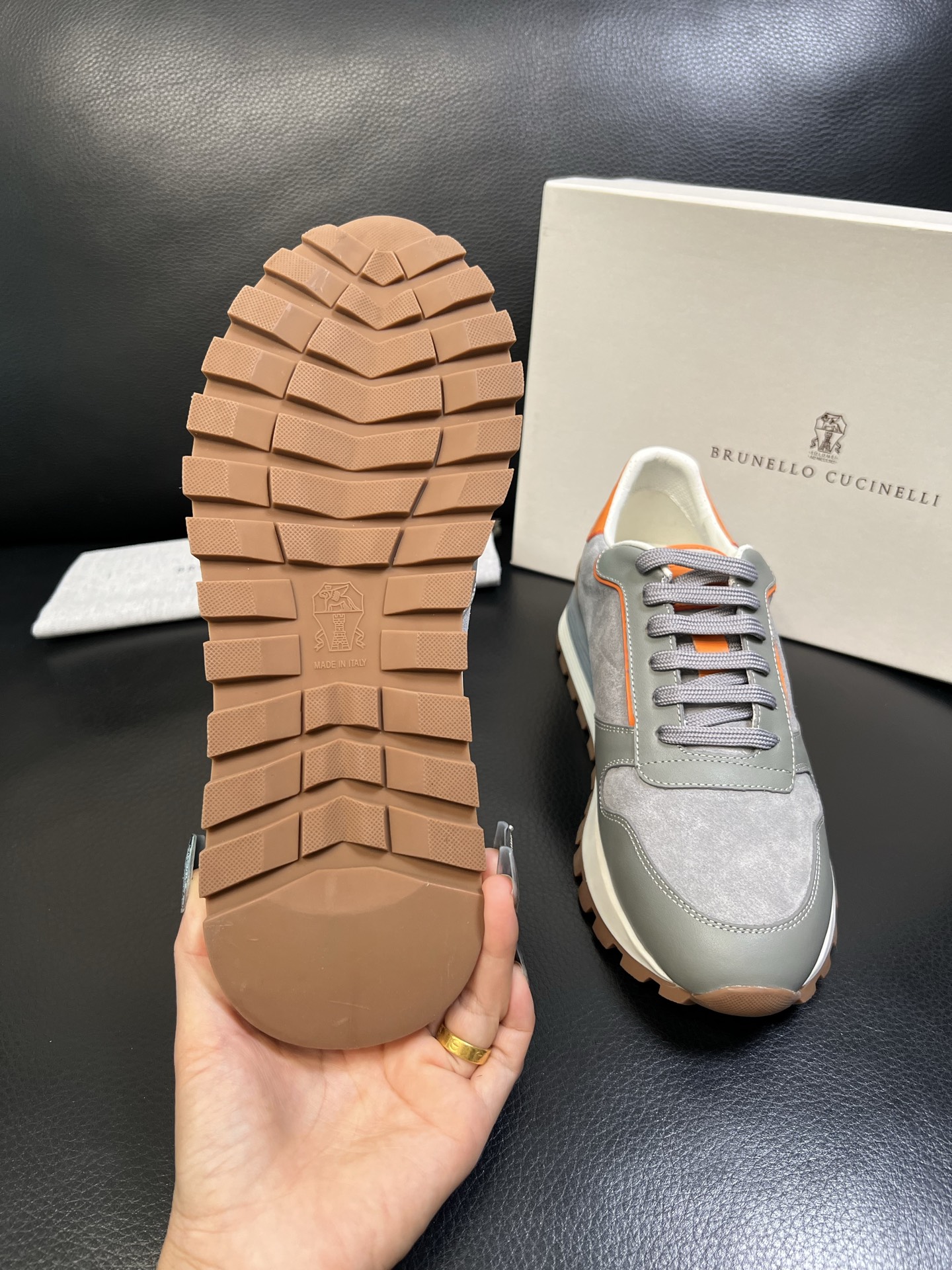 Brunello Cucinelli 高品质 顶级工艺品 BC 专柜同步原厂配置，意大利进口牛皮面料牛内
