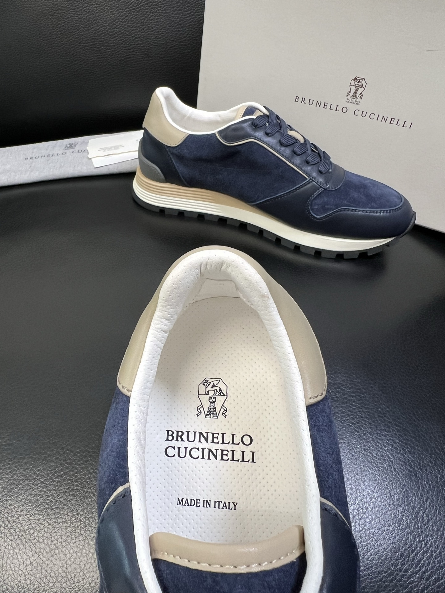 Brunello Cucinelli 高品质 顶级工艺品 BC 专柜同步原厂配置，意大利进口牛皮面料牛内