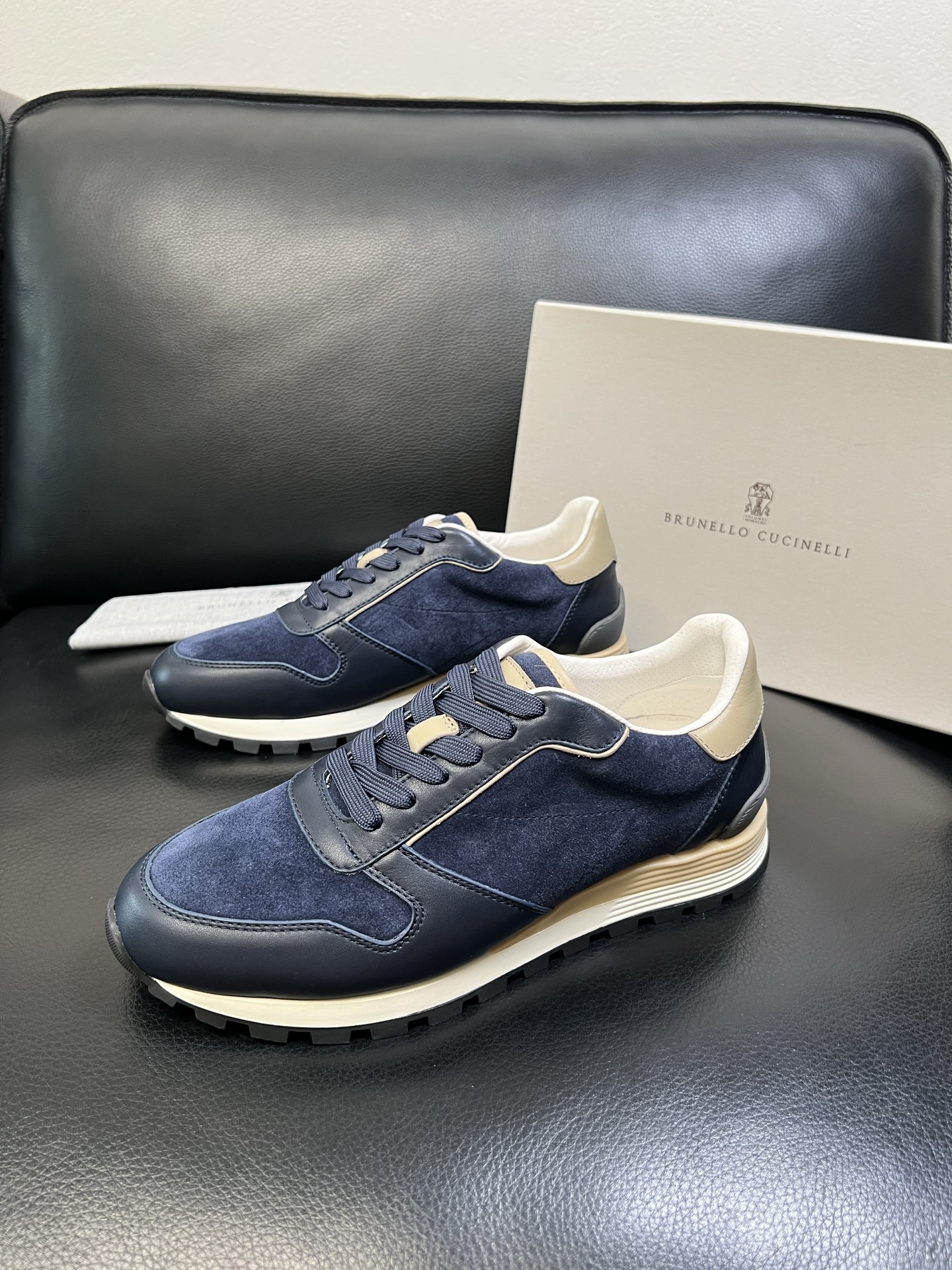 Brunello Cucinelli 高品质 顶级工艺品 BC 专柜同步原厂配置，意大利进口牛皮面料牛内