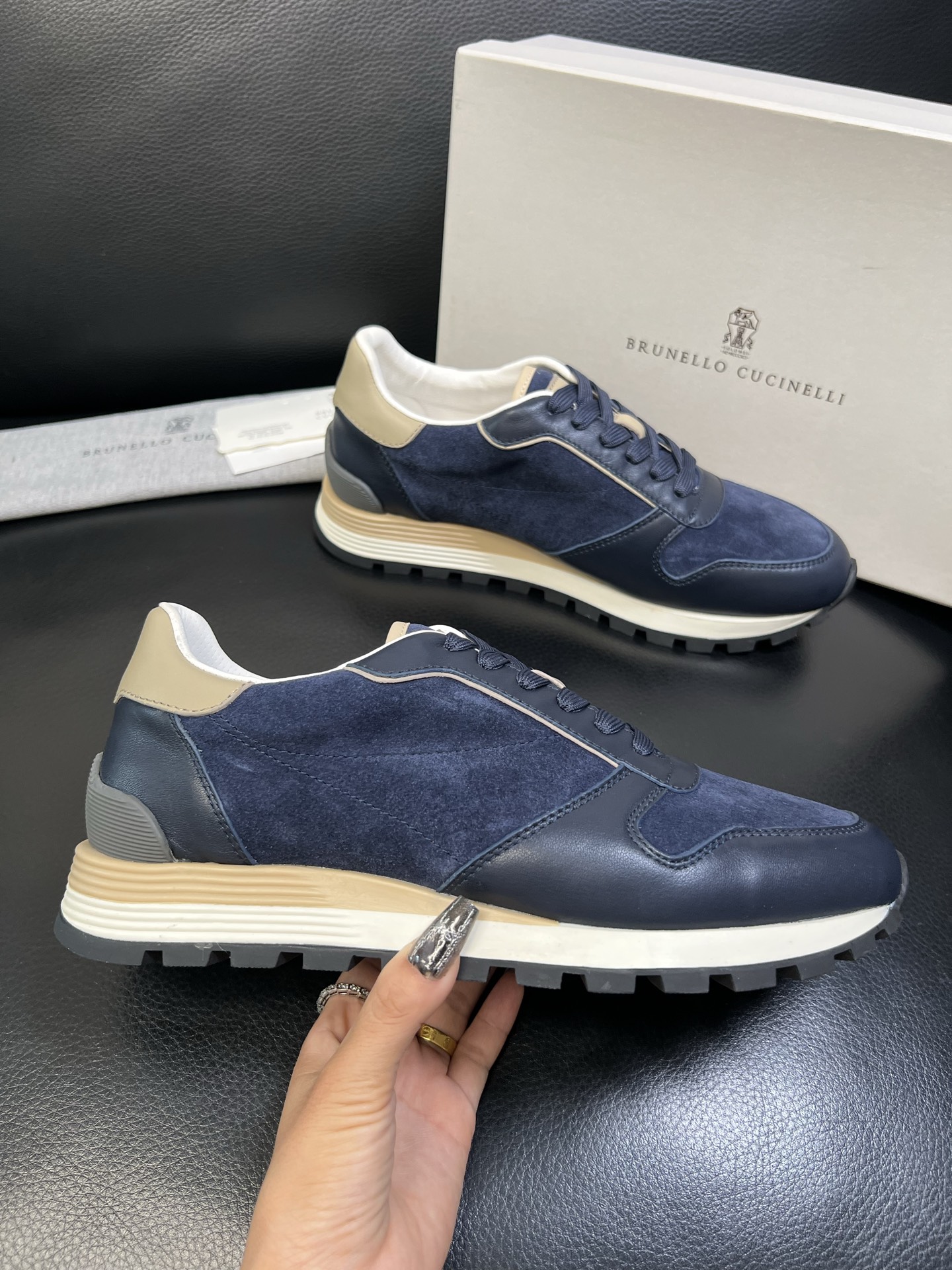 Brunello Cucinelli 高品质 顶级工艺品 BC 专柜同步原厂配置，意大利进口牛皮面料牛内