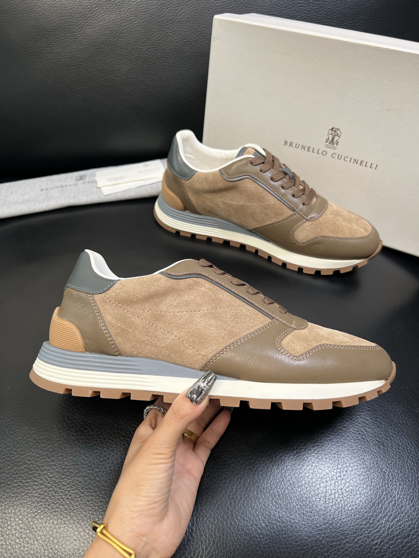 Brunello Cucinelli 高品质 顶级工艺品 BC 专柜同步原厂配置，意大利进口牛皮面料牛内