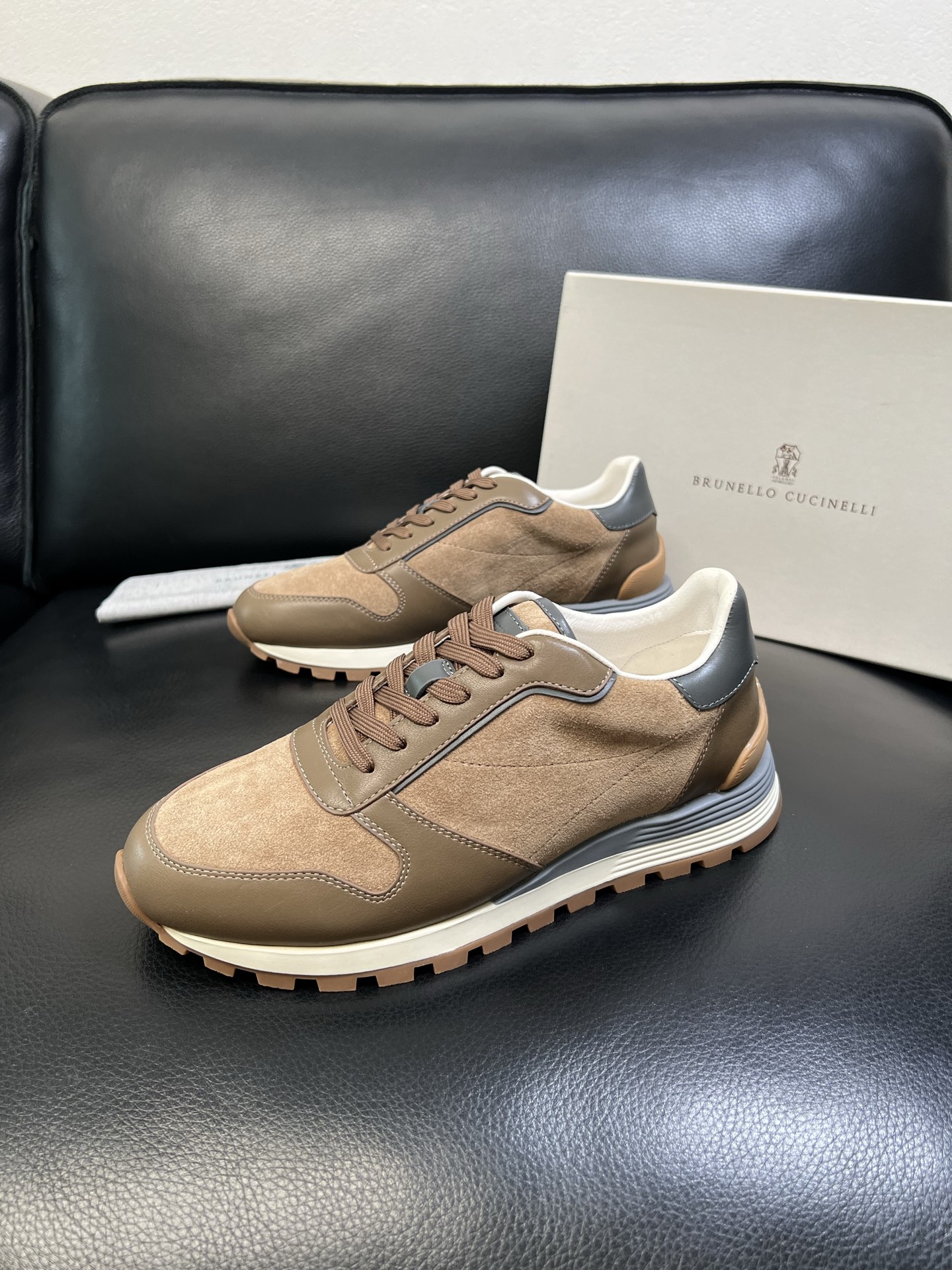 Brunello Cucinelli 高品质 顶级工艺品 BC 专柜同步原厂配置，意大利进口牛皮面料牛内