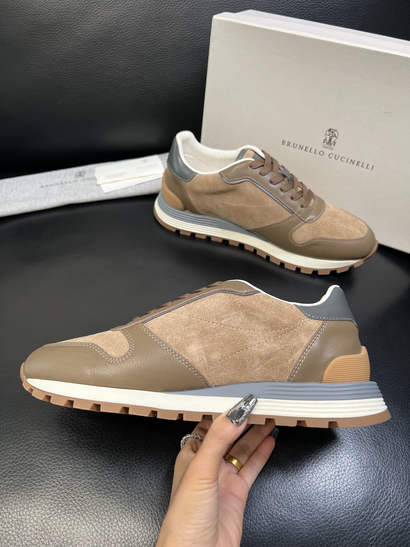 Brunello Cucinelli 高品质 顶级工艺品 BC 专柜同步原厂配置，意大利进口牛皮面料牛内