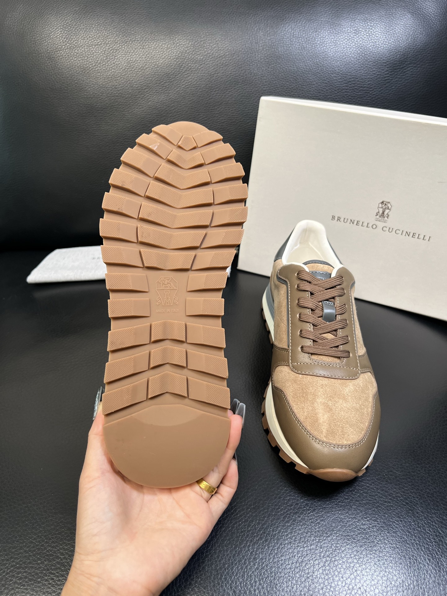 Brunello Cucinelli 高品质 顶级工艺品 BC 专柜同步原厂配置，意大利进口牛皮面料牛内
