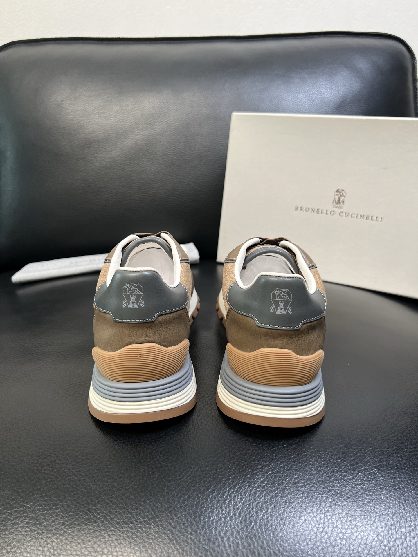 Brunello Cucinelli 高品质 顶级工艺品 BC 专柜同步原厂配置，意大利进口牛皮面料牛内