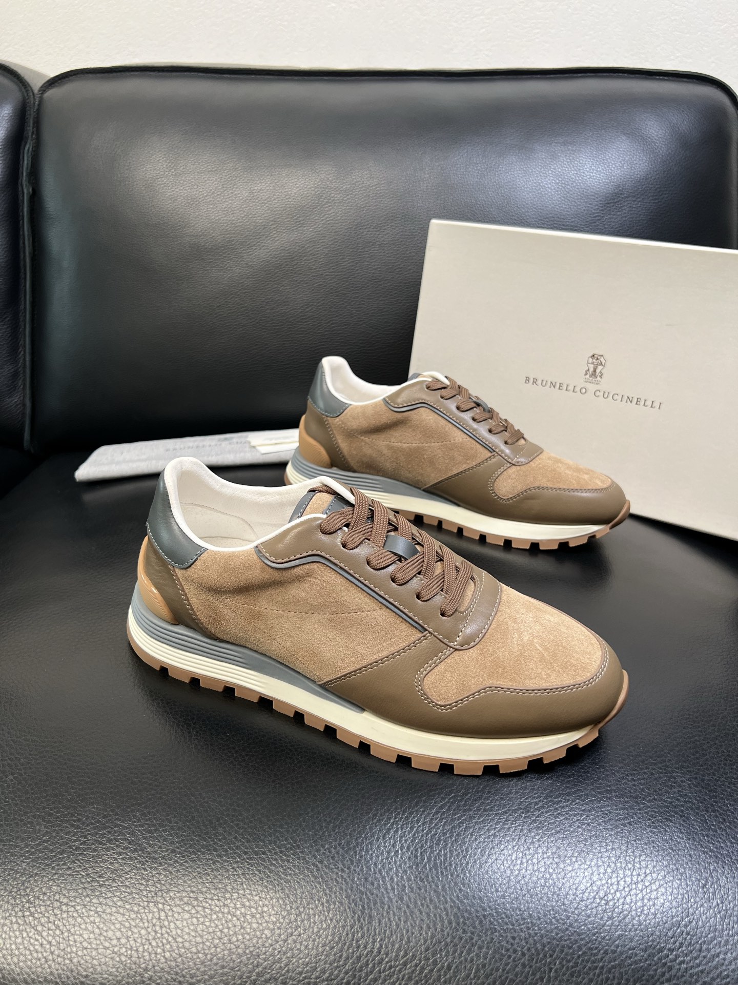 Brunello Cucinelli 高品质 顶级工艺品 BC 专柜同步原厂配置，意大利进口牛皮面料牛内