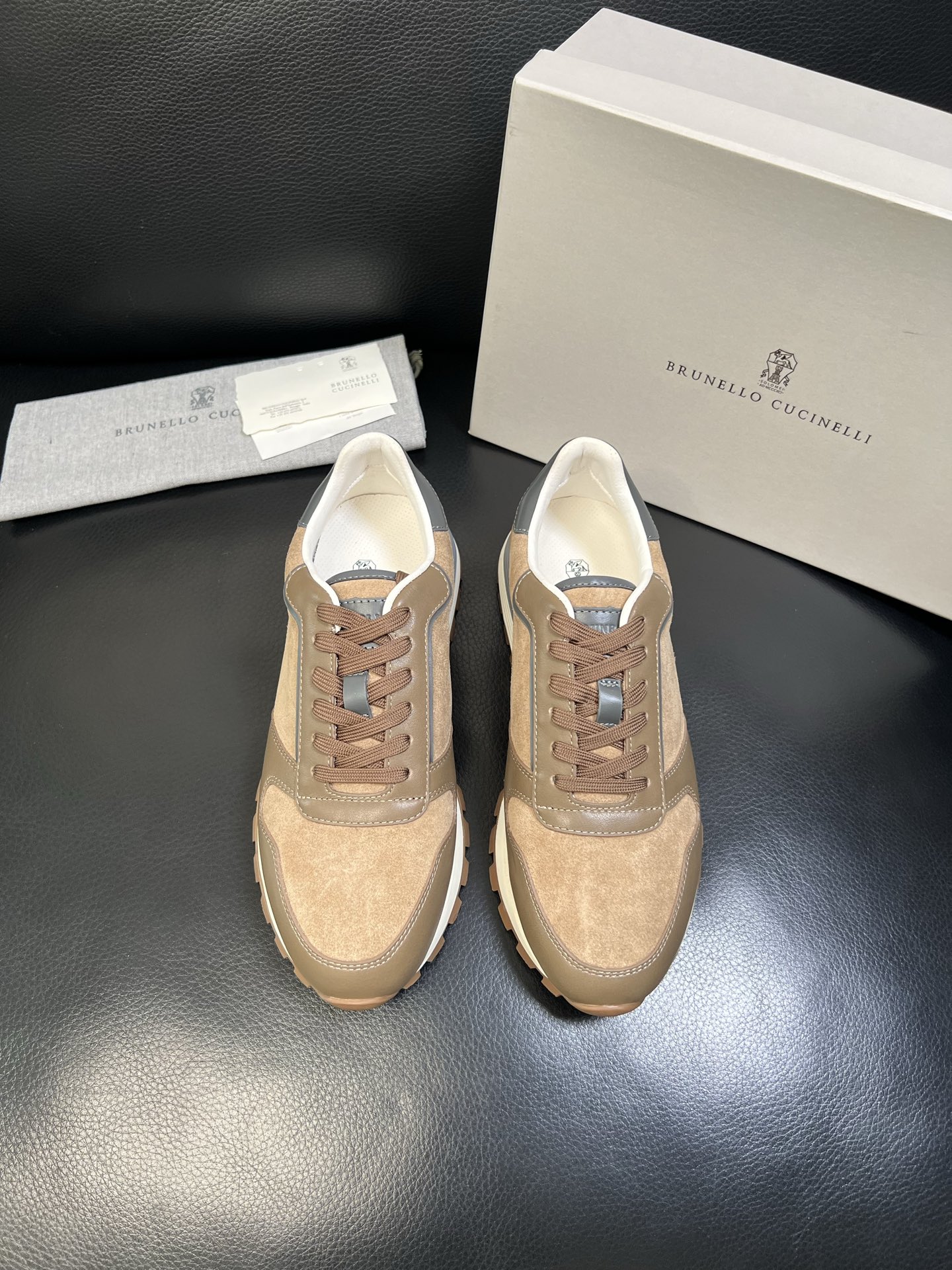 Brunello Cucinelli 高品质 顶级工艺品 BC 专柜同步原厂配置，意大利进口牛皮面料牛内