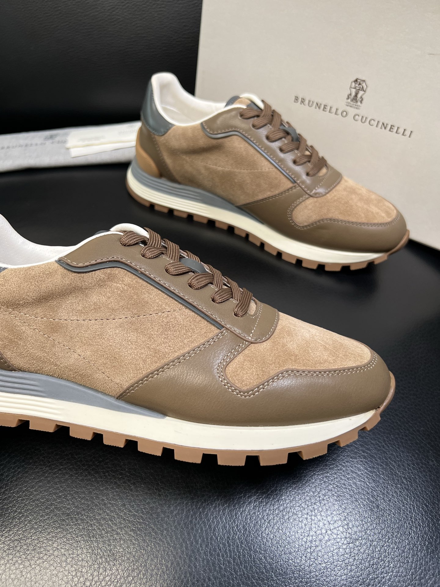 Brunello Cucinelli 高品质 顶级工艺品 BC 专柜同步原厂配置，意大利进口牛皮面料牛内