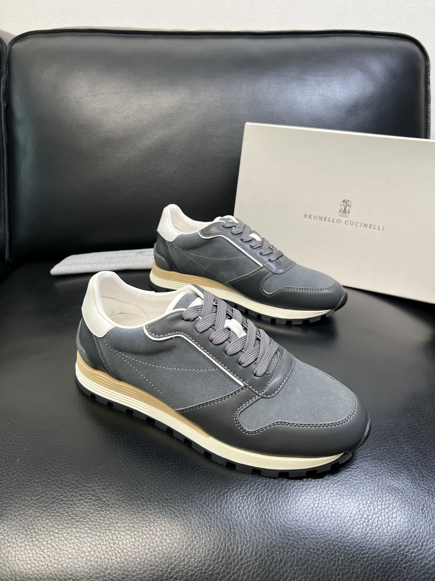 Brunello Cucinelli 高品质 顶级工艺品 BC 专柜同步原厂配置，意大利进口牛皮面料牛内