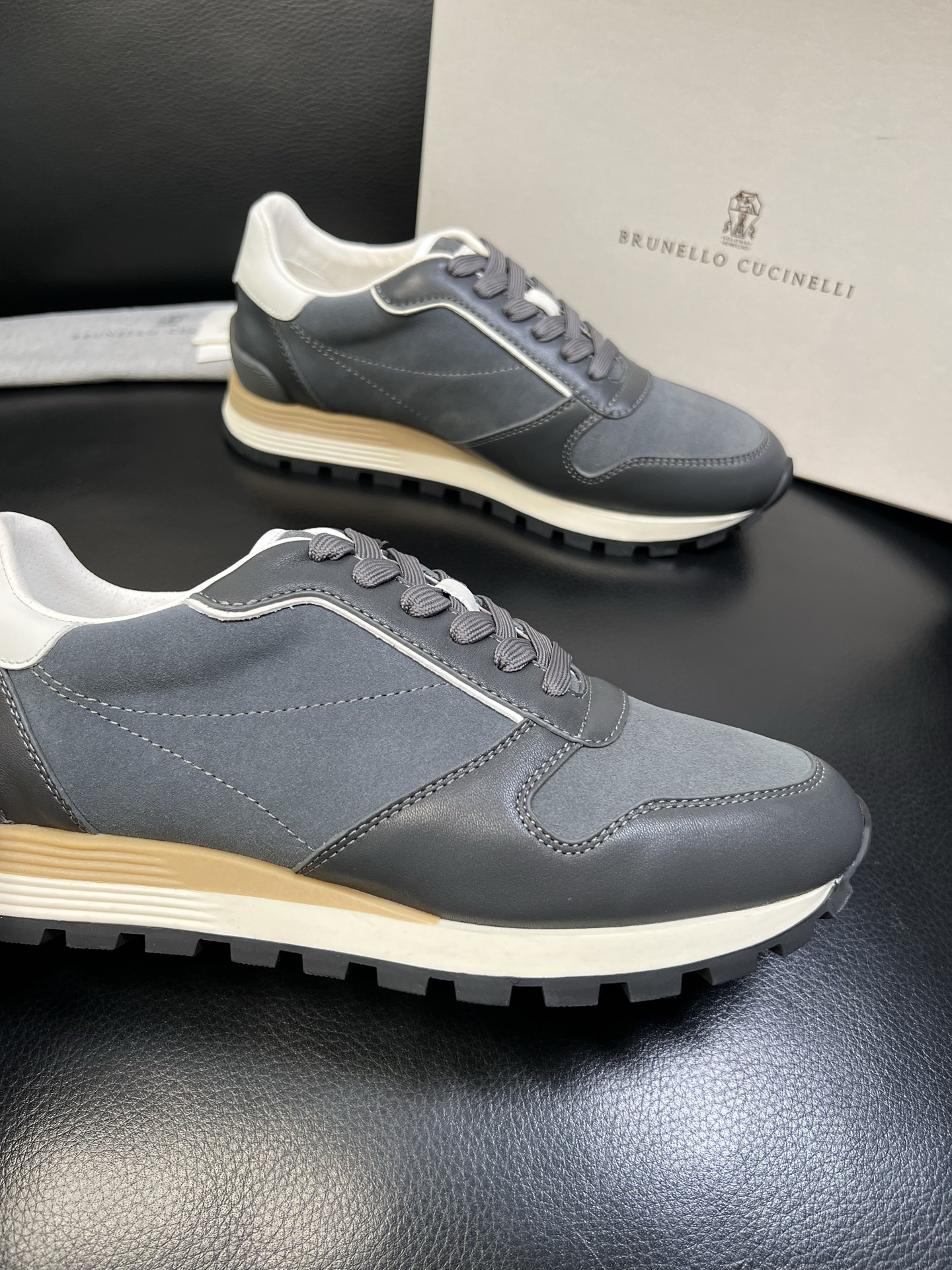 Brunello Cucinelli 高品质 顶级工艺品 BC 专柜同步原厂配置，意大利进口牛皮面料牛内
