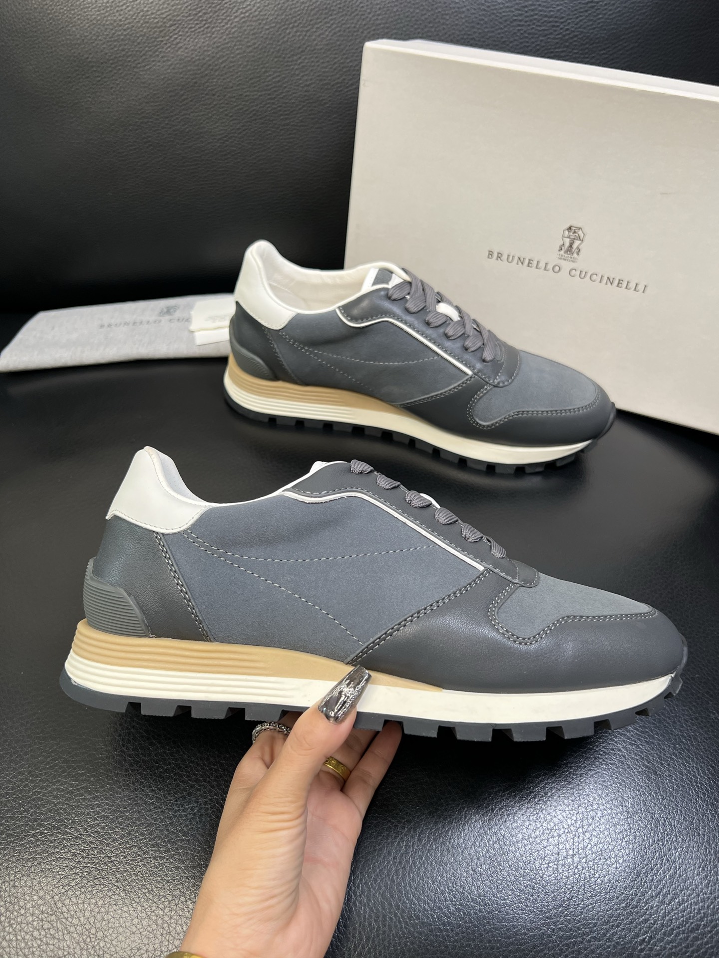 Brunello Cucinelli 高品质 顶级工艺品 BC 专柜同步原厂配置，意大利进口牛皮面料牛内