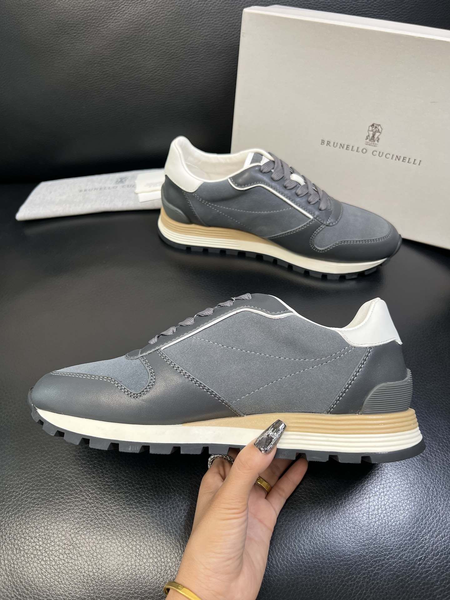 Brunello Cucinelli 高品质 顶级工艺品 BC 专柜同步原厂配置，意大利进口牛皮面料牛内