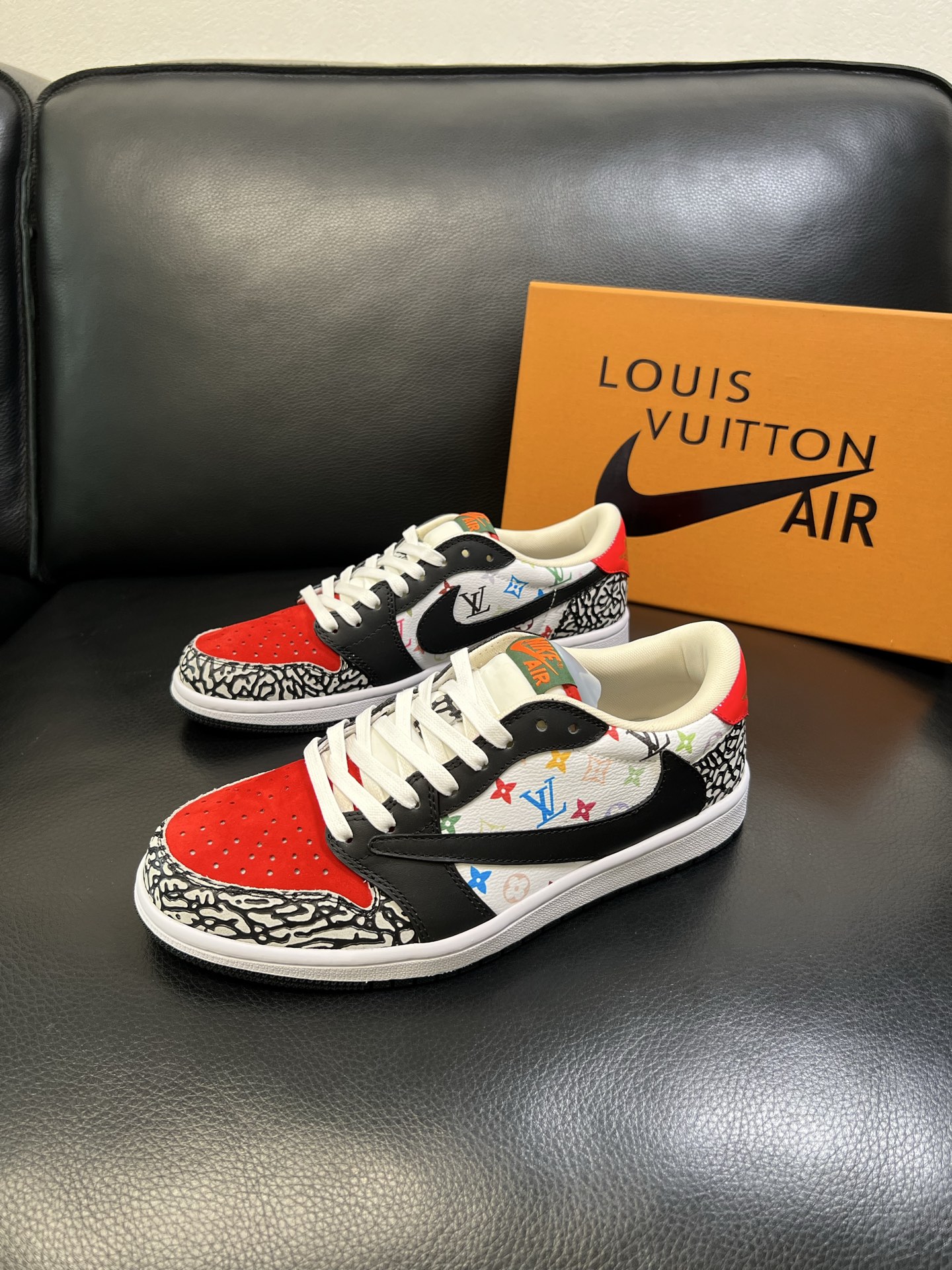 Lv联名nike 高品质 顶级工艺品 路易威登联名，专柜同步，鞋面意大利进口，高品质拼接缤纷色彩复杂工艺
