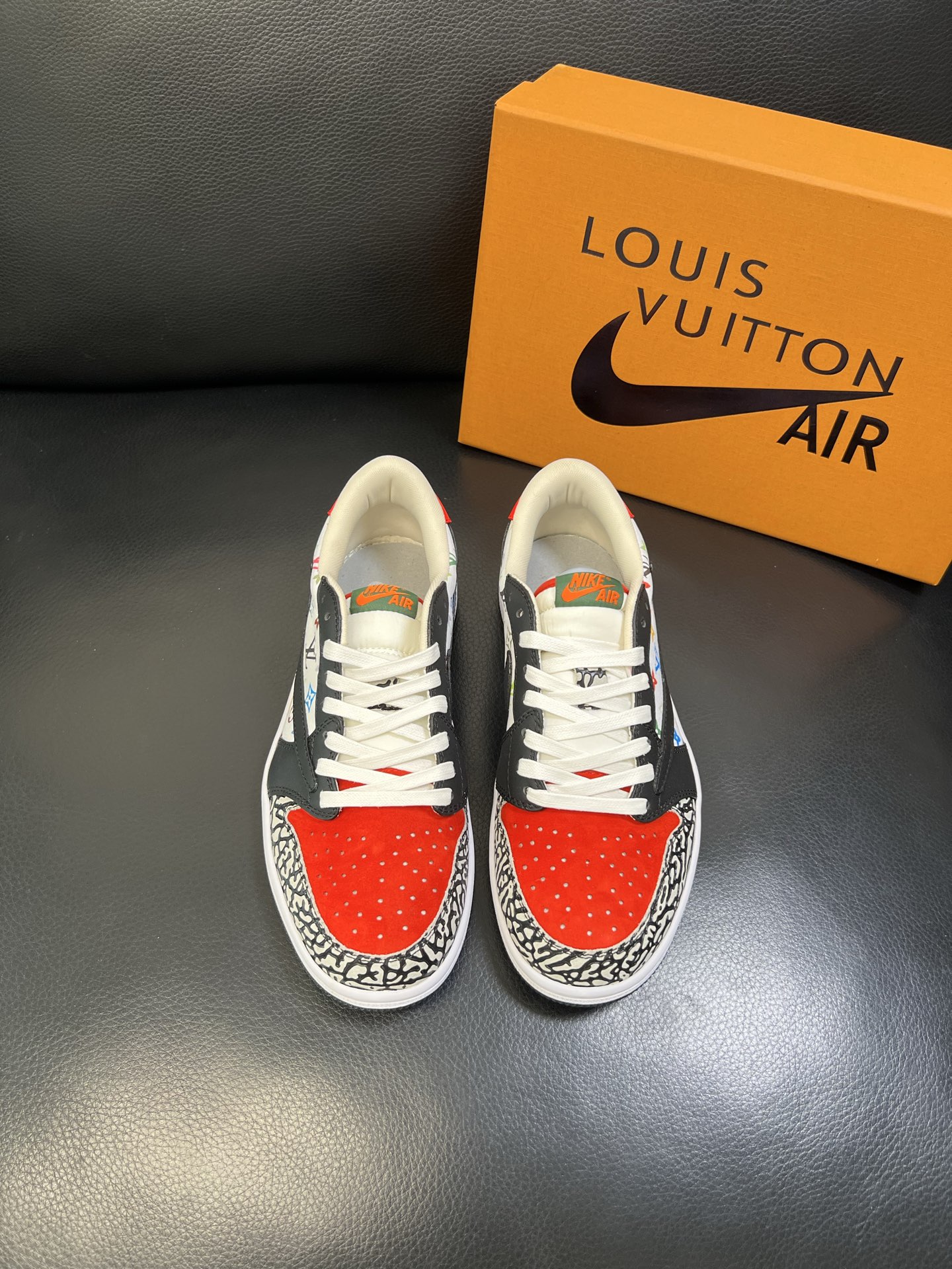 Lv联名nike 高品质 顶级工艺品 路易威登联名，专柜同步，鞋面意大利进口，高品质拼接缤纷色彩复杂工艺