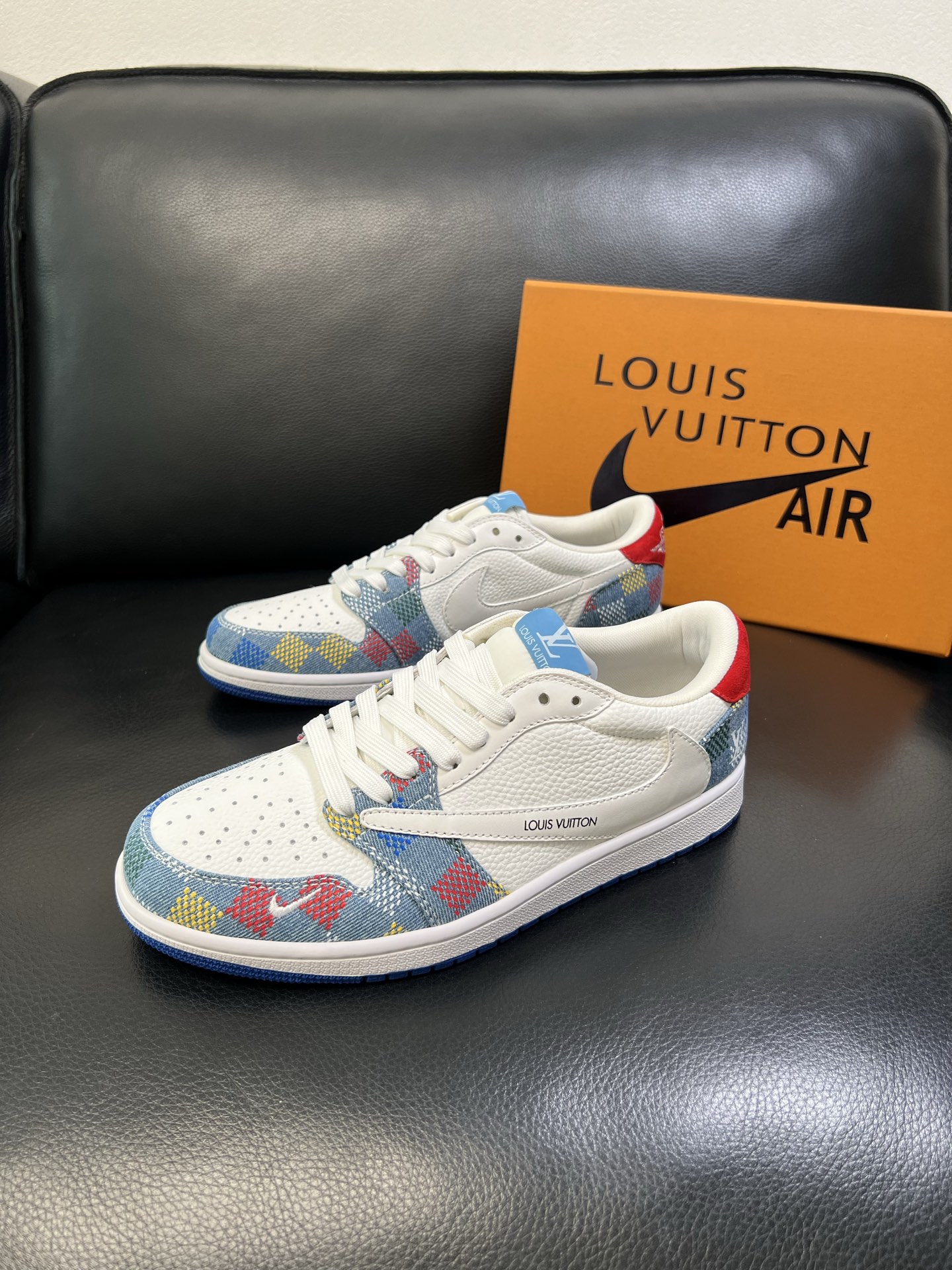 Lv联名nike 高品质 顶级工艺品 路易威登联名，专柜同步，鞋面意大利进口，高品质拼接缤纷色彩复杂工艺