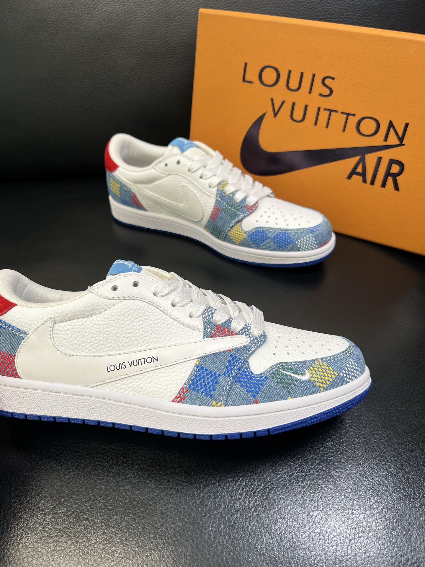 Lv联名nike 高品质 顶级工艺品 路易威登联名，专柜同步，鞋面意大利进口，高品质拼接缤纷色彩复杂工艺