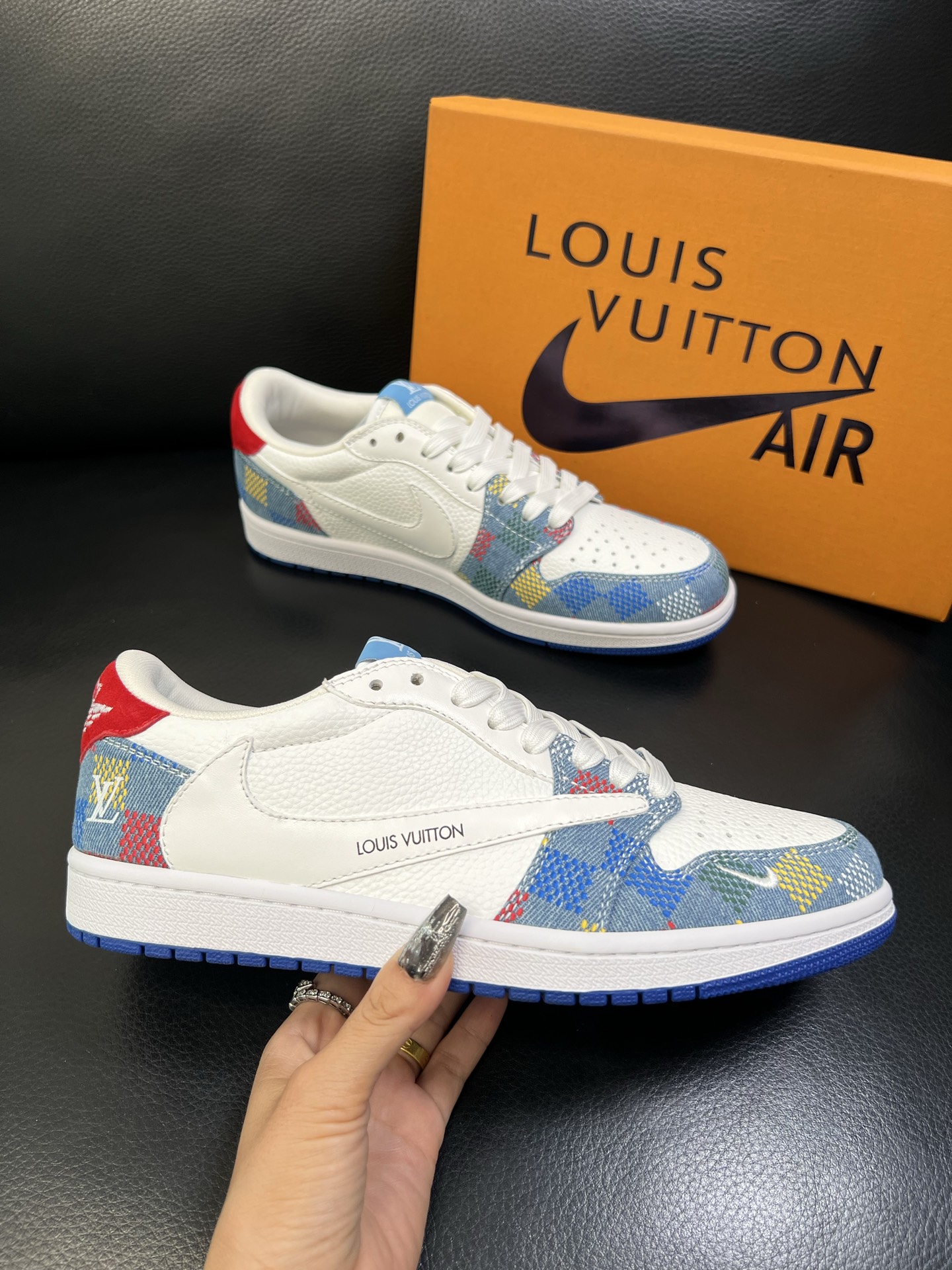 Lv联名nike 高品质 顶级工艺品 路易威登联名，专柜同步，鞋面意大利进口，高品质拼接缤纷色彩复杂工艺