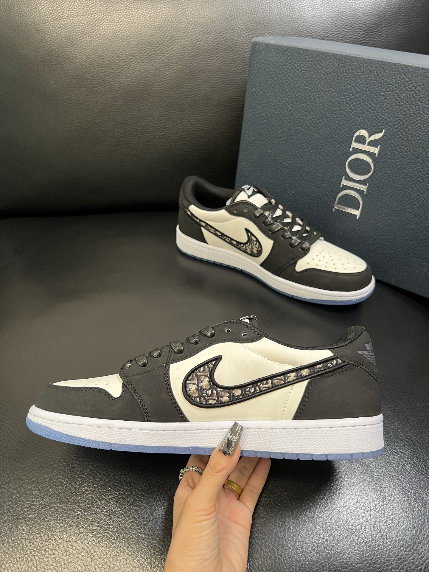 Dior X nike顶级工艺品 迪奥 专柜同步 原厂配置，意大利进口原版牛皮面料，透气舒适进口水染牛里