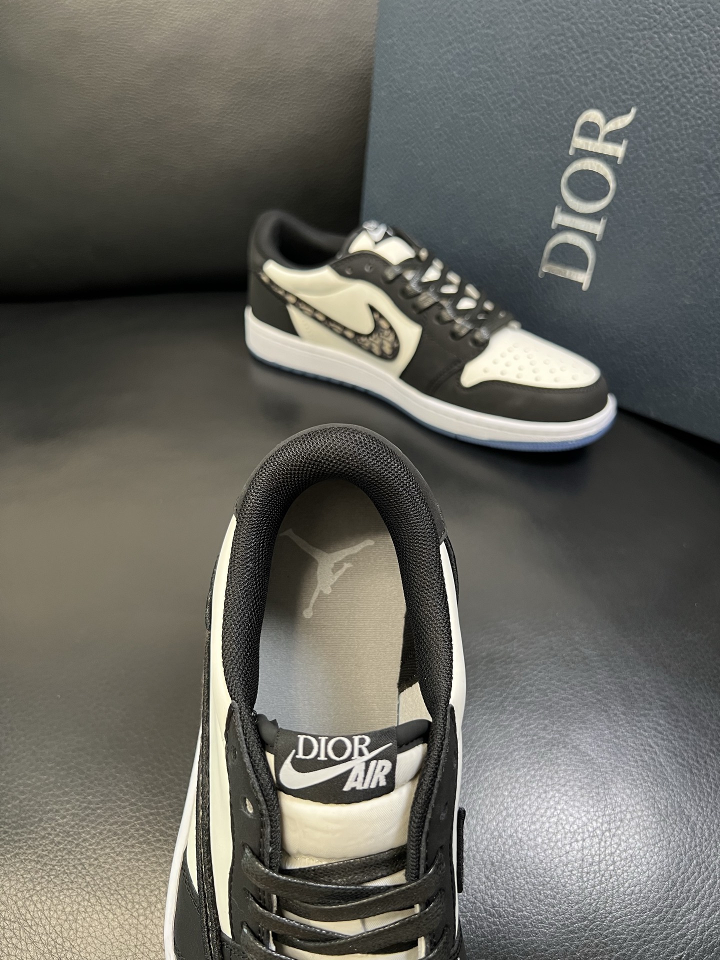 Dior X nike顶级工艺品 迪奥 专柜同步 原厂配置，意大利进口原版牛皮面料，透气舒适进口水染牛里