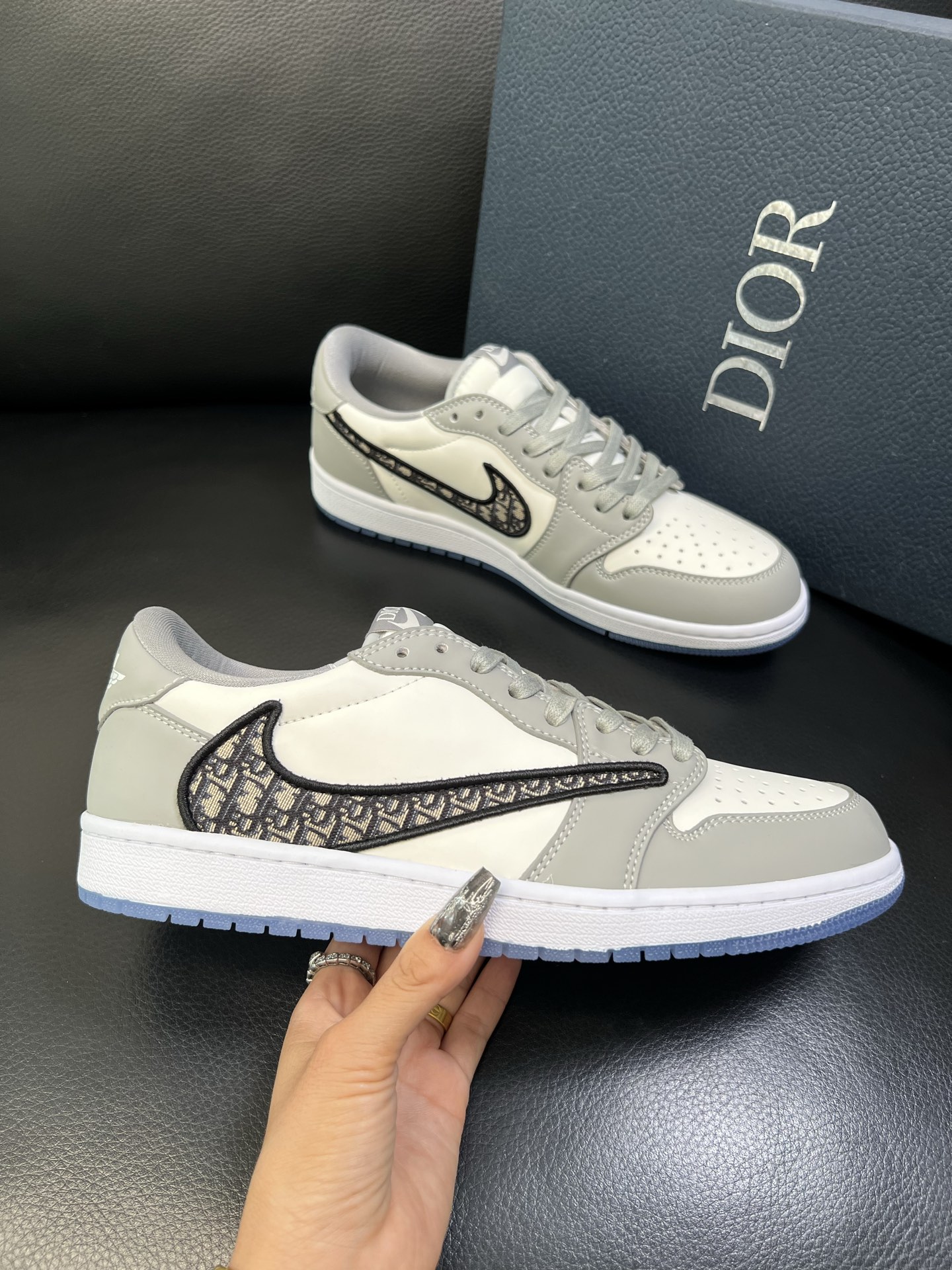 Dior X nike顶级工艺品 迪奥 专柜同步 原厂配置，意大利进口原版牛皮面料，透气舒适进口水染牛里