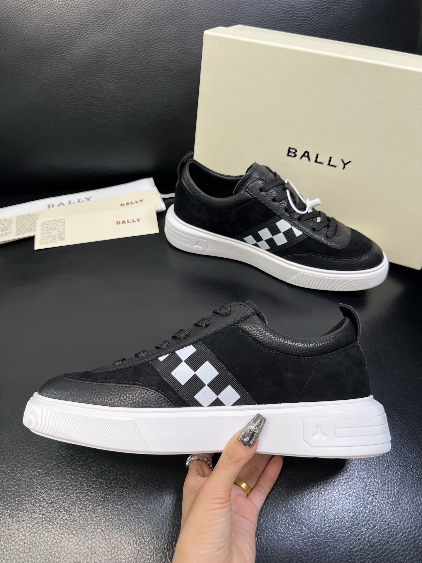 BALLY 高品质 顶级工艺品 巴利 经典配色专柜同步，鞋面意大利进口牛皮面料，进口水染牛皮里垫 ，鞋底
