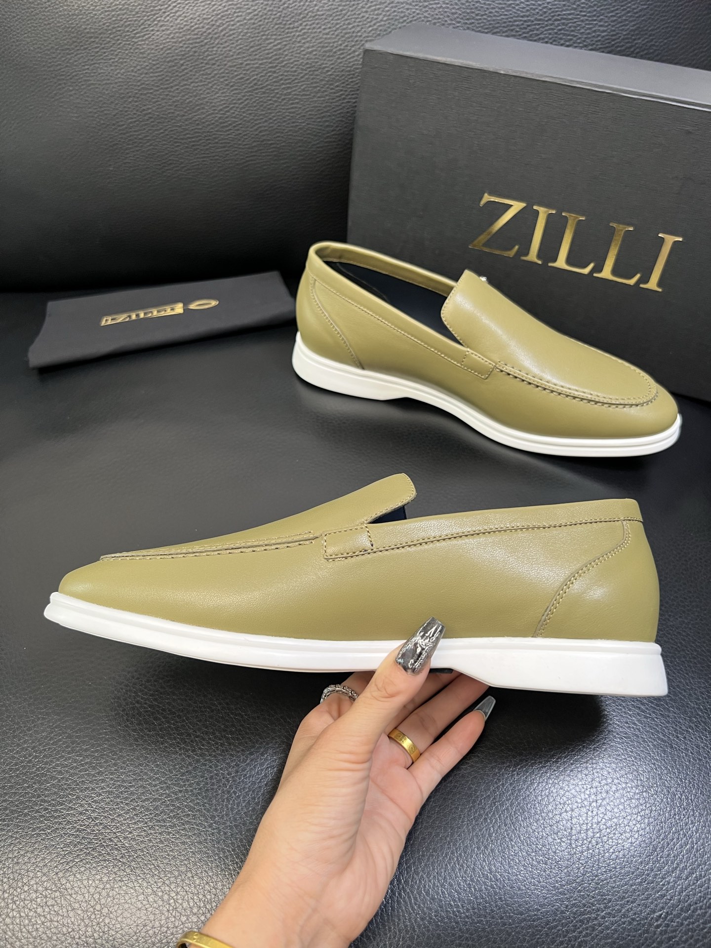 ZILLI 高品质 顶级工艺品 专柜同步发售原厂配置，意大利进口原版牛皮面料，进口水染牛里 ，鞋底：原厂