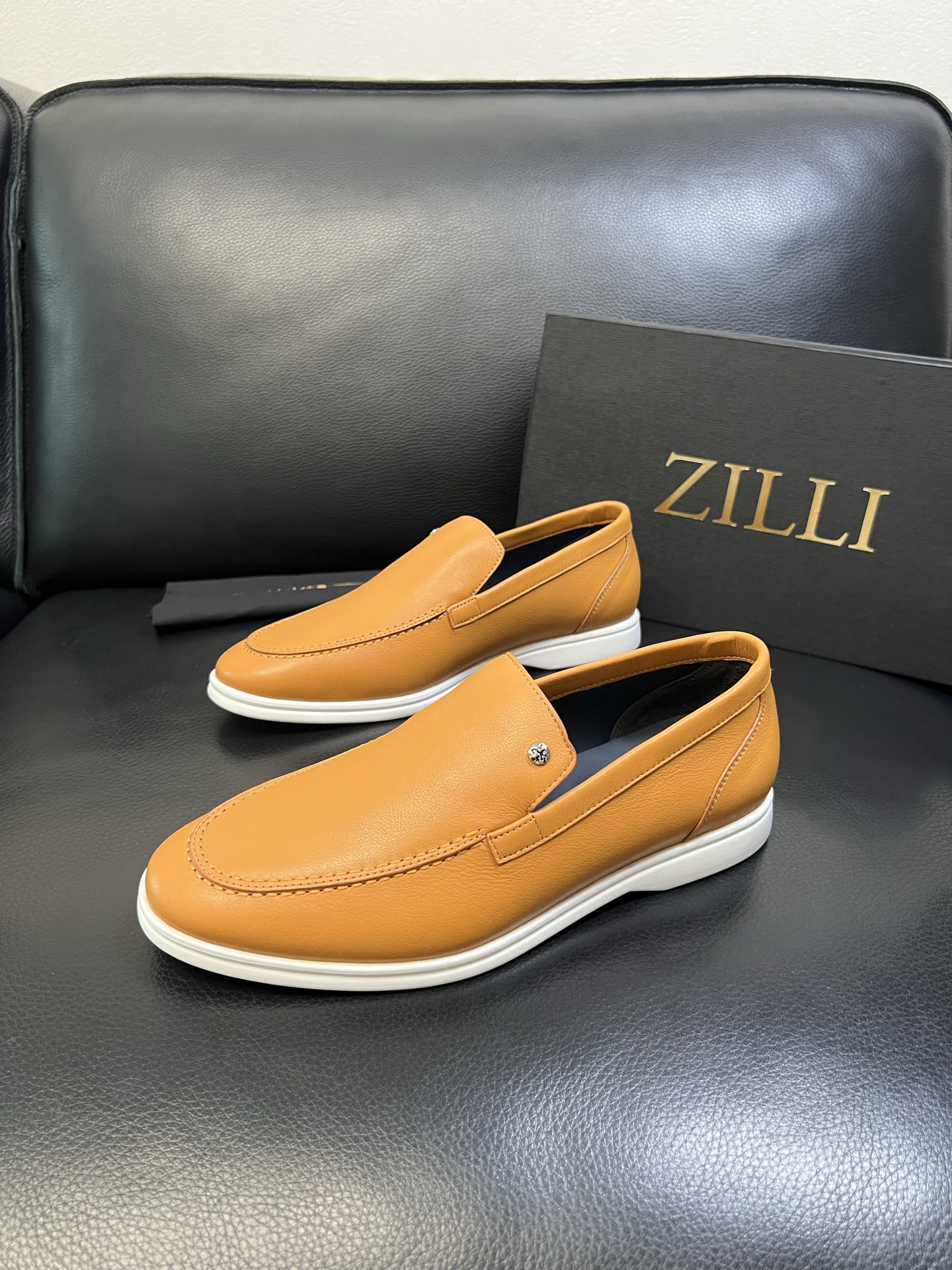 ZILLI 高品质 顶级工艺品 专柜同步发售原厂配置，意大利进口原版牛皮面料，进口水染牛里 ，鞋底：原厂