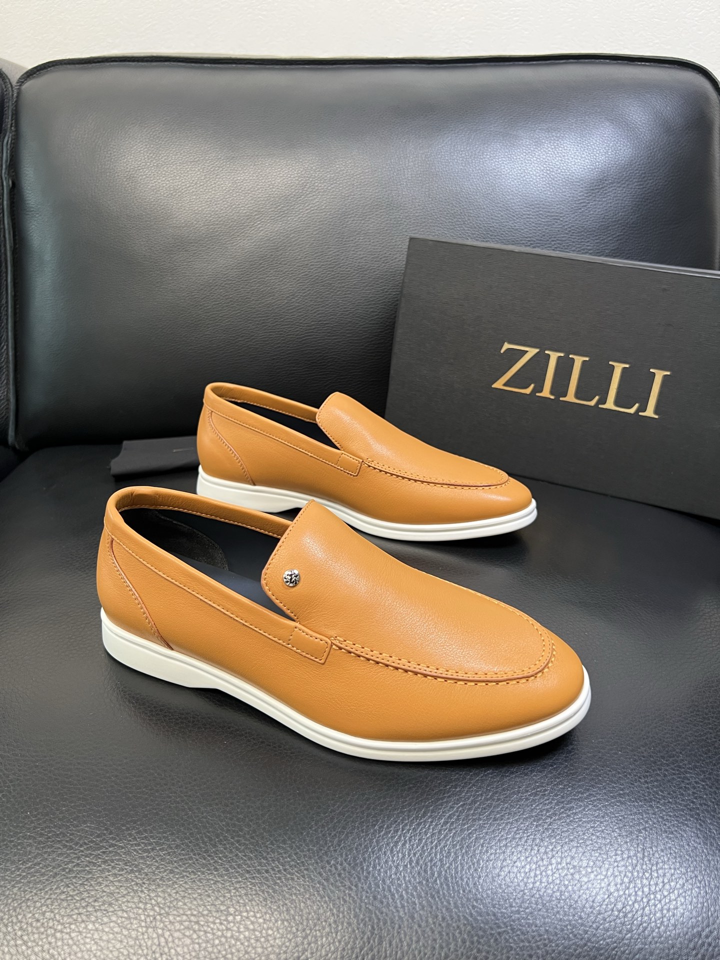 ZILLI 高品质 顶级工艺品 专柜同步发售原厂配置，意大利进口原版牛皮面料，进口水染牛里 ，鞋底：原厂