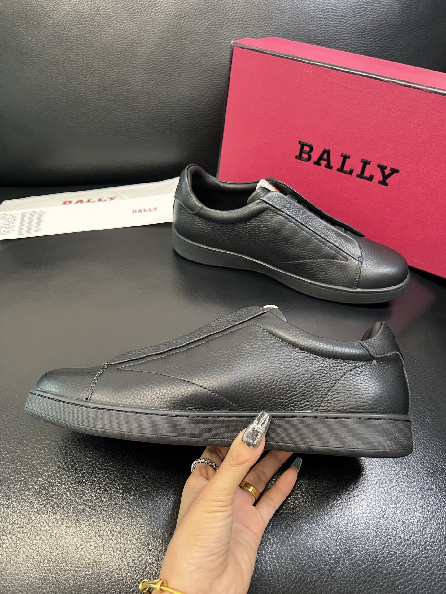 BALLY 高品质 顶级工艺品 巴利 专柜同原厂配置 ，鞋面意大利进口牛皮面料，进口水染牛皮里垫 ，鞋底