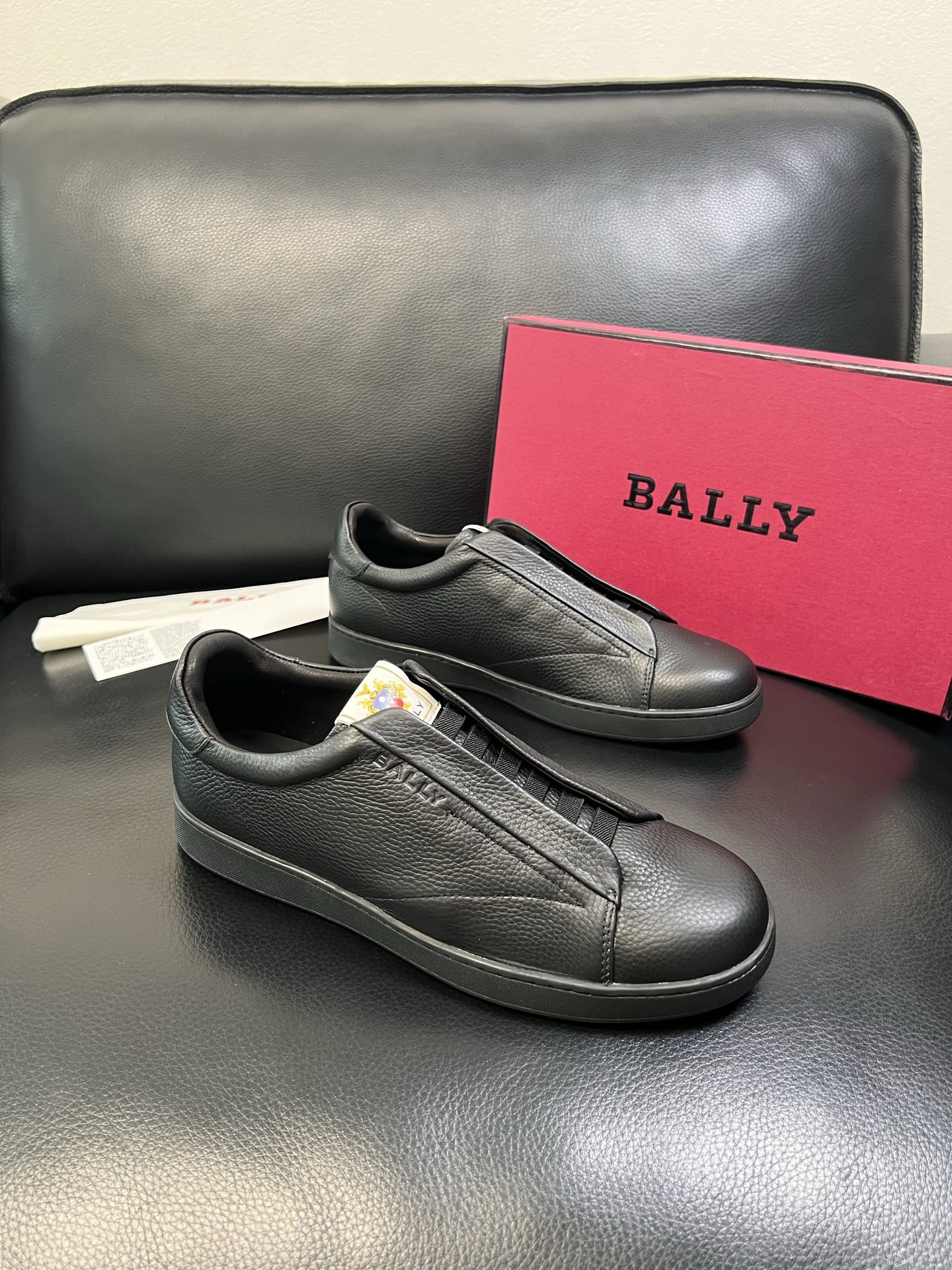 BALLY 高品质 顶级工艺品 巴利 专柜同原厂配置 ，鞋面意大利进口牛皮面料，进口水染牛皮里垫 ，鞋底