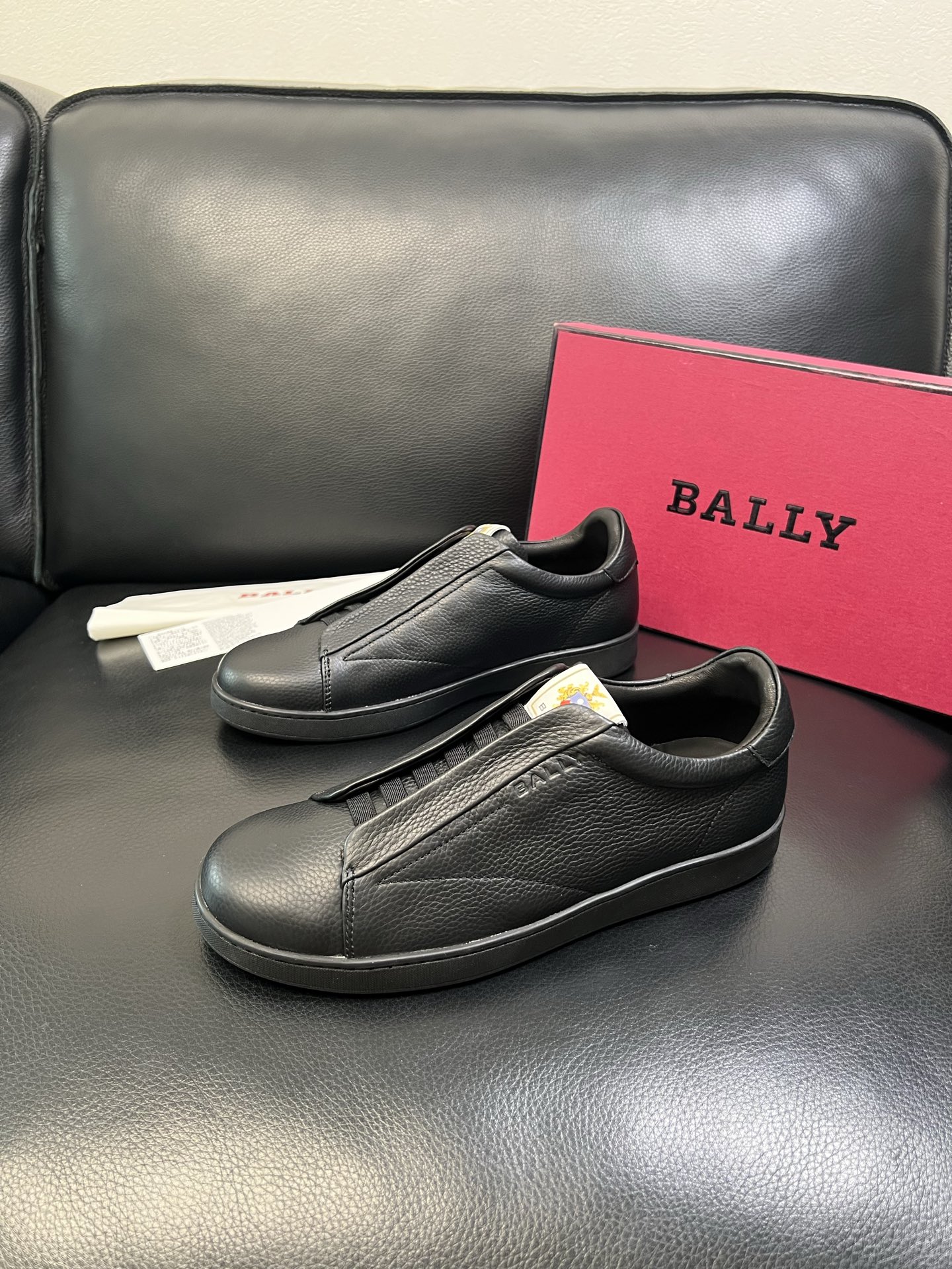 BALLY 高品质 顶级工艺品 巴利 专柜同原厂配置 ，鞋面意大利进口牛皮面料，进口水染牛皮里垫 ，鞋底
