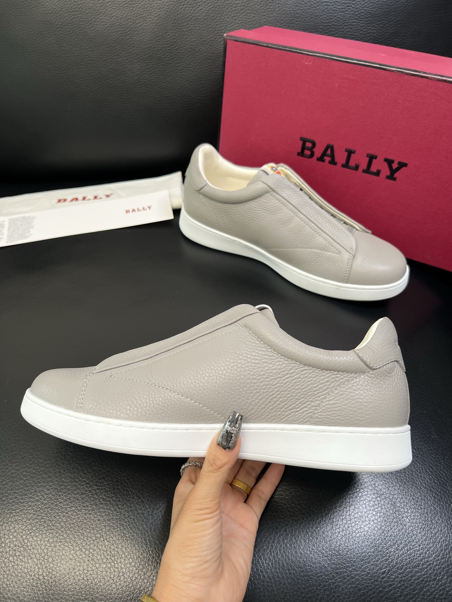 BALLY 高品质 顶级工艺品 巴利 专柜同原厂配置 ，鞋面意大利进口牛皮面料，进口水染牛皮里垫 ，鞋底