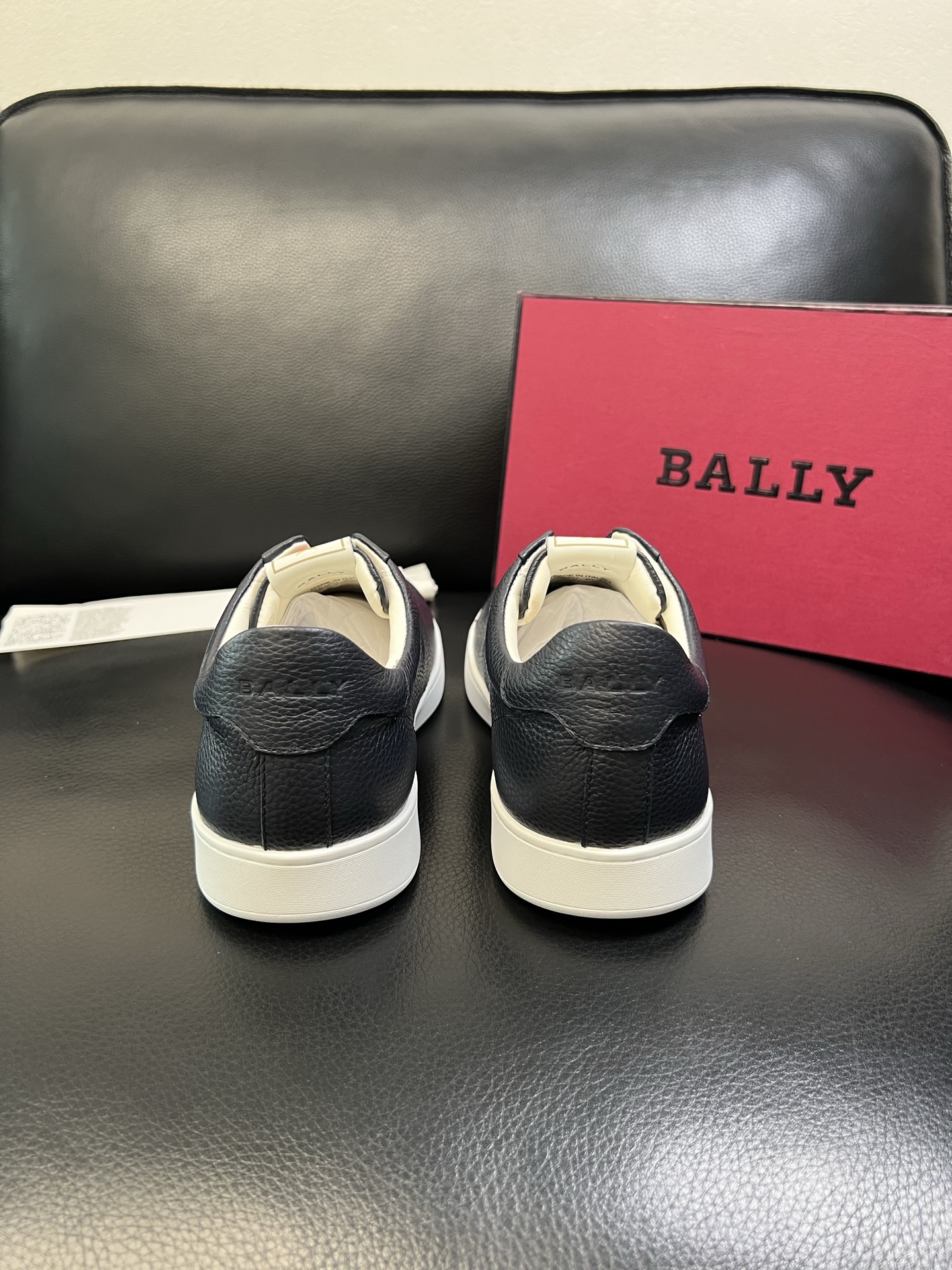 BALLY 高品质 顶级工艺品 巴利 专柜同原厂配置 ，鞋面意大利进口牛皮面料，进口水染牛皮里垫 ，鞋底