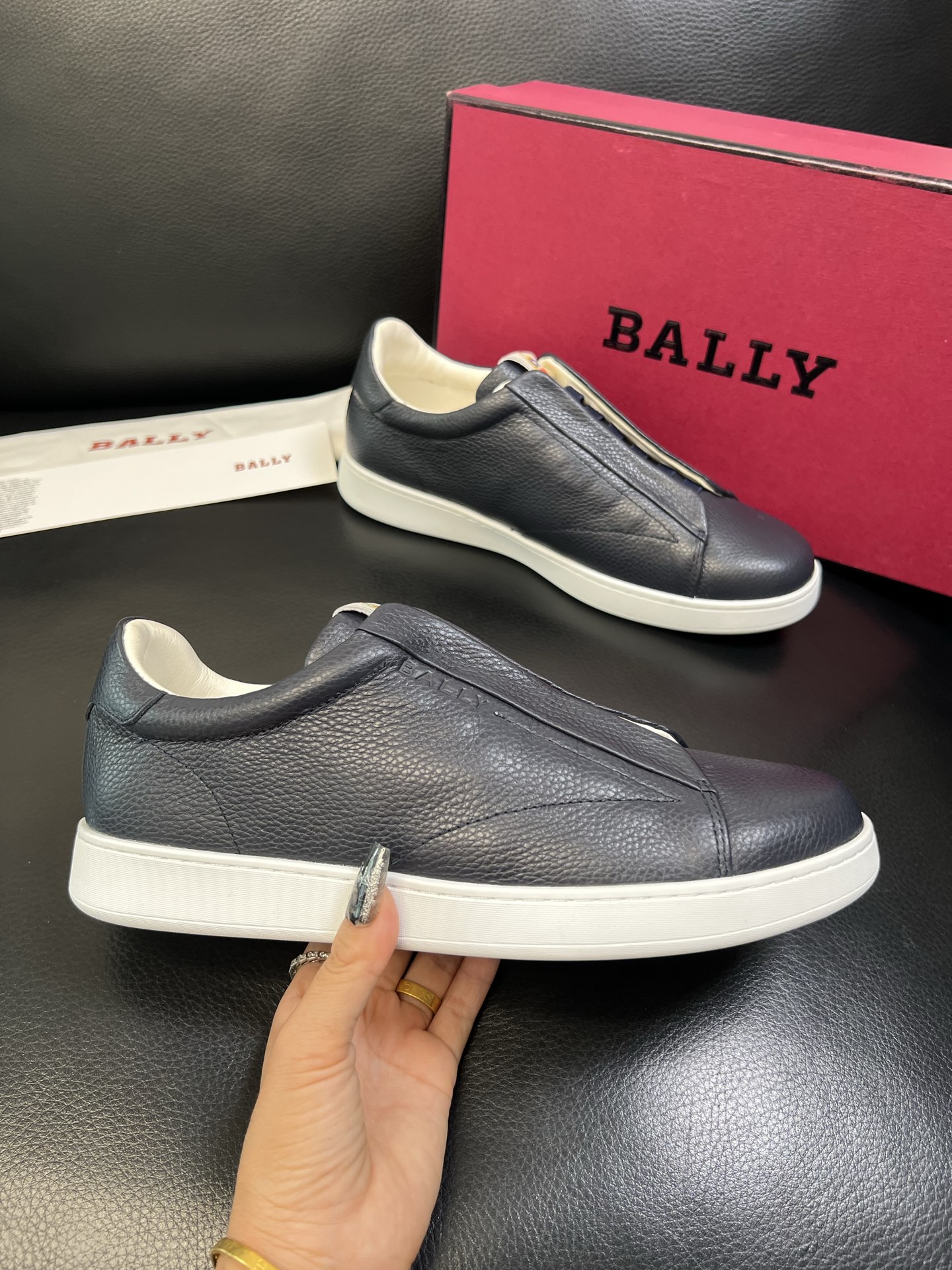 BALLY 高品质 顶级工艺品 巴利 专柜同原厂配置 ，鞋面意大利进口牛皮面料，进口水染牛皮里垫 ，鞋底