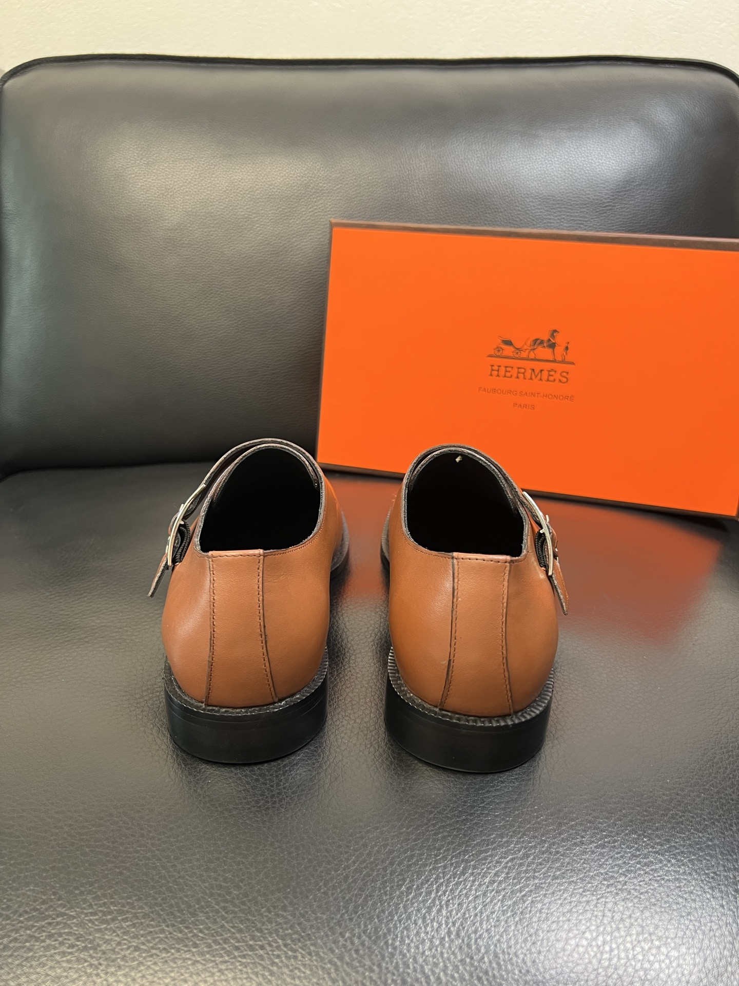 Hermes 高品质 顶级工艺品 爱马仕 专柜同步 原厂配置，意大利进口原版牛皮面料，透气舒适进口水染牛