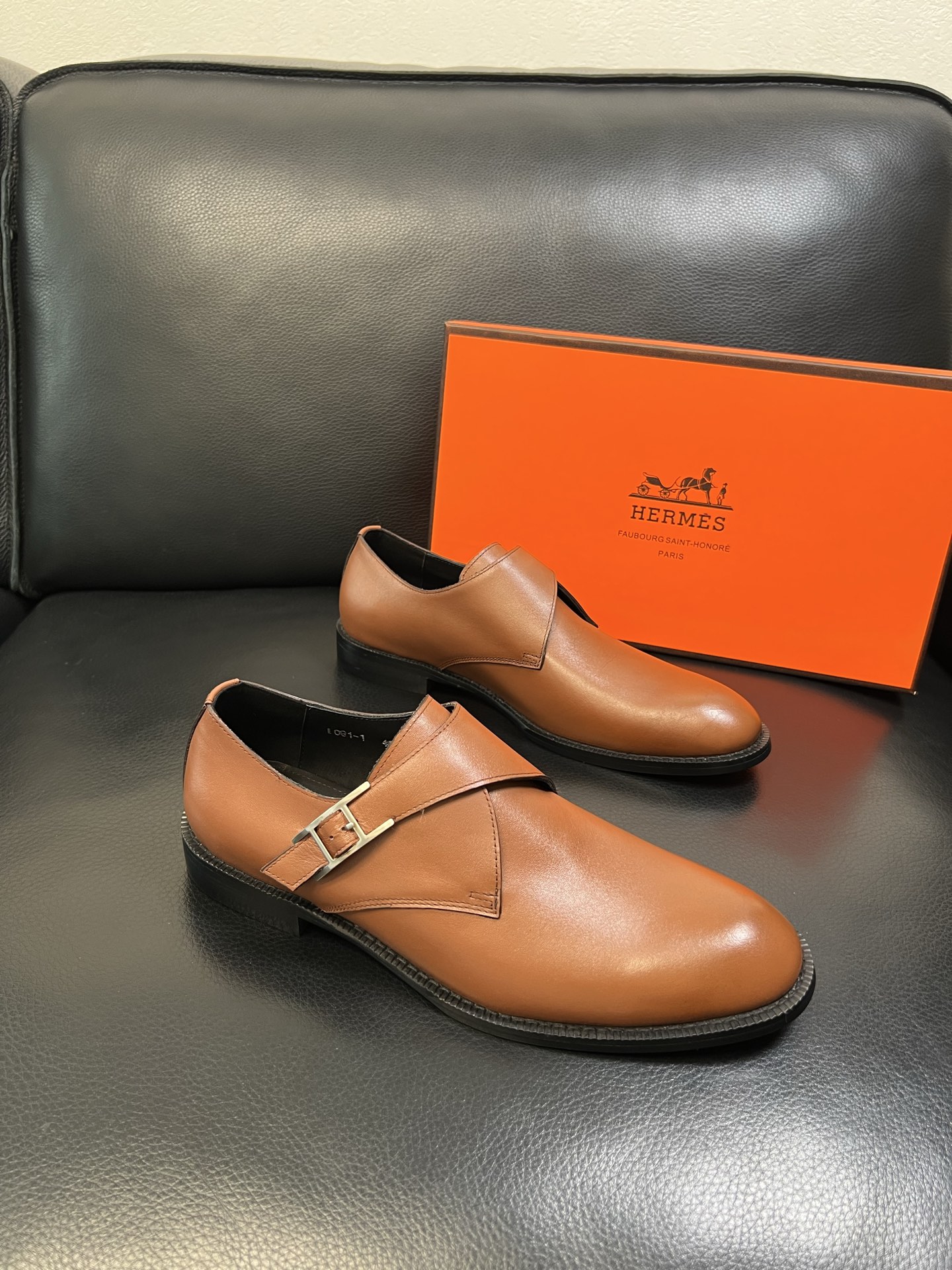 Hermes 高品质 顶级工艺品 爱马仕 专柜同步 原厂配置，意大利进口原版牛皮面料，透气舒适进口水染牛