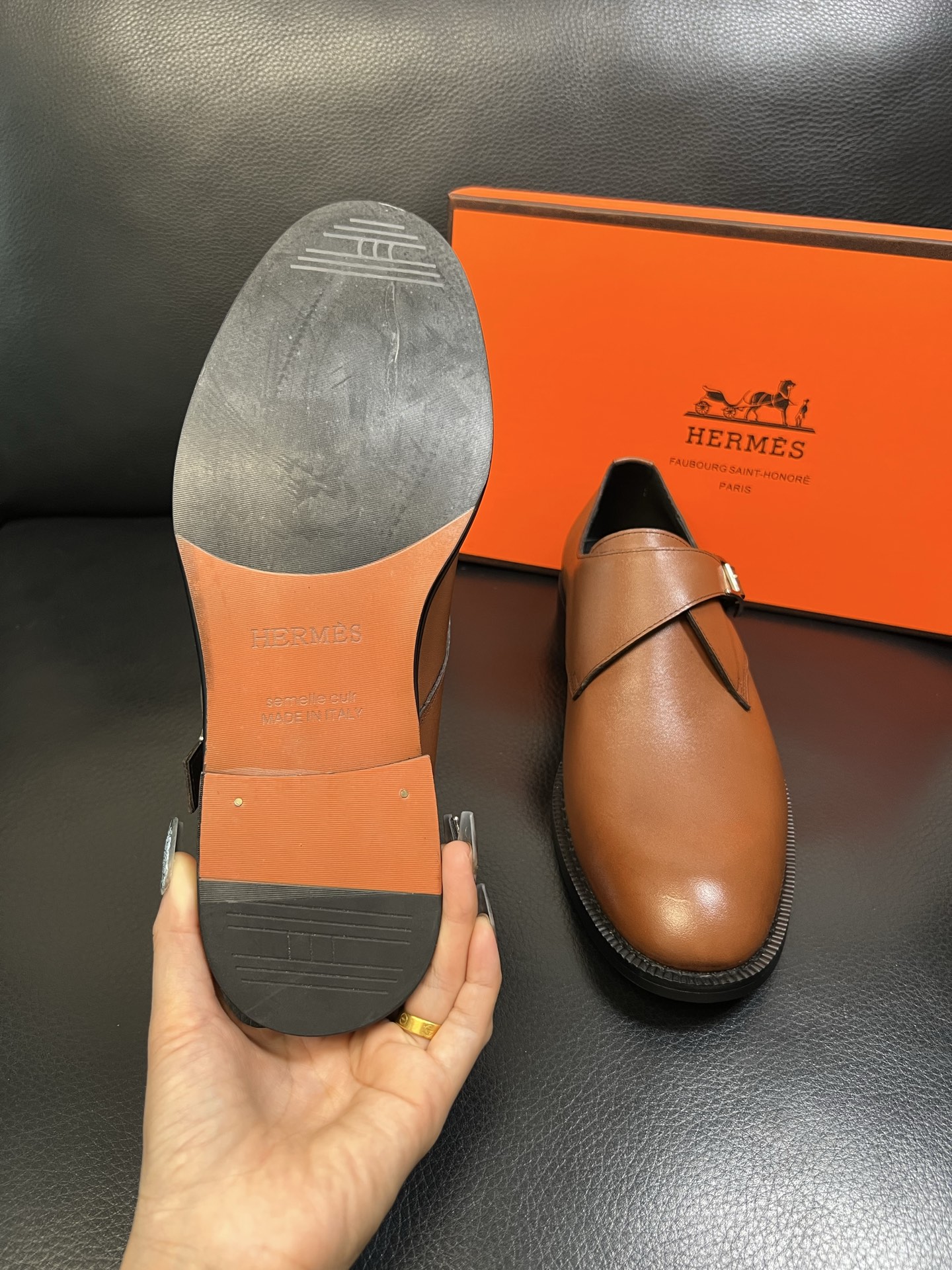 Hermes 高品质 顶级工艺品 爱马仕 专柜同步 原厂配置，意大利进口原版牛皮面料，透气舒适进口水染牛