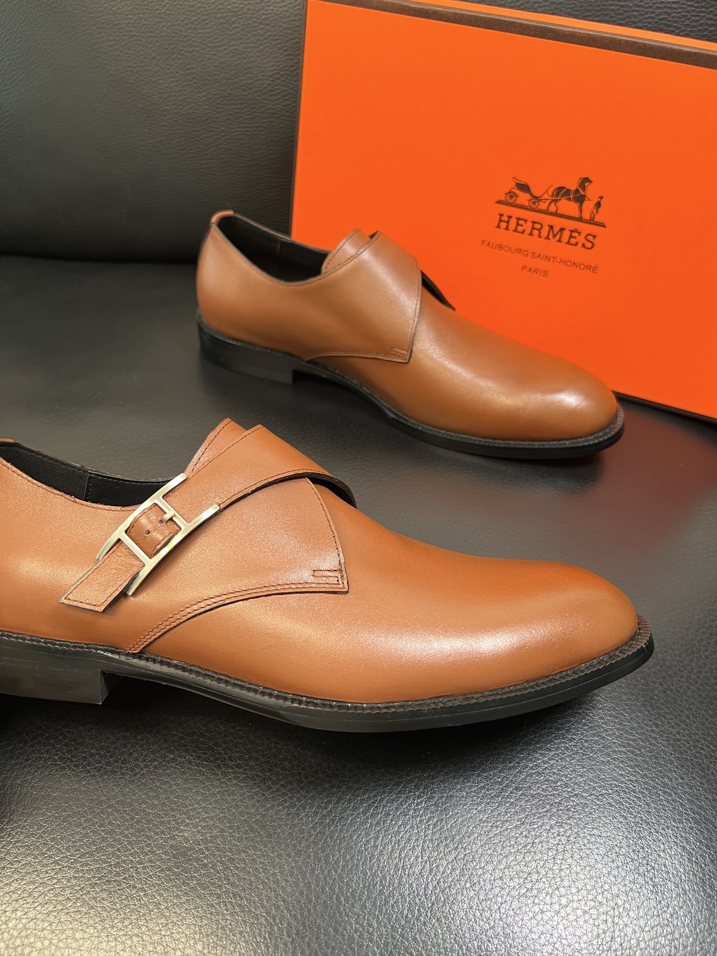 Hermes 高品质 顶级工艺品 爱马仕 专柜同步 原厂配置，意大利进口原版牛皮面料，透气舒适进口水染牛