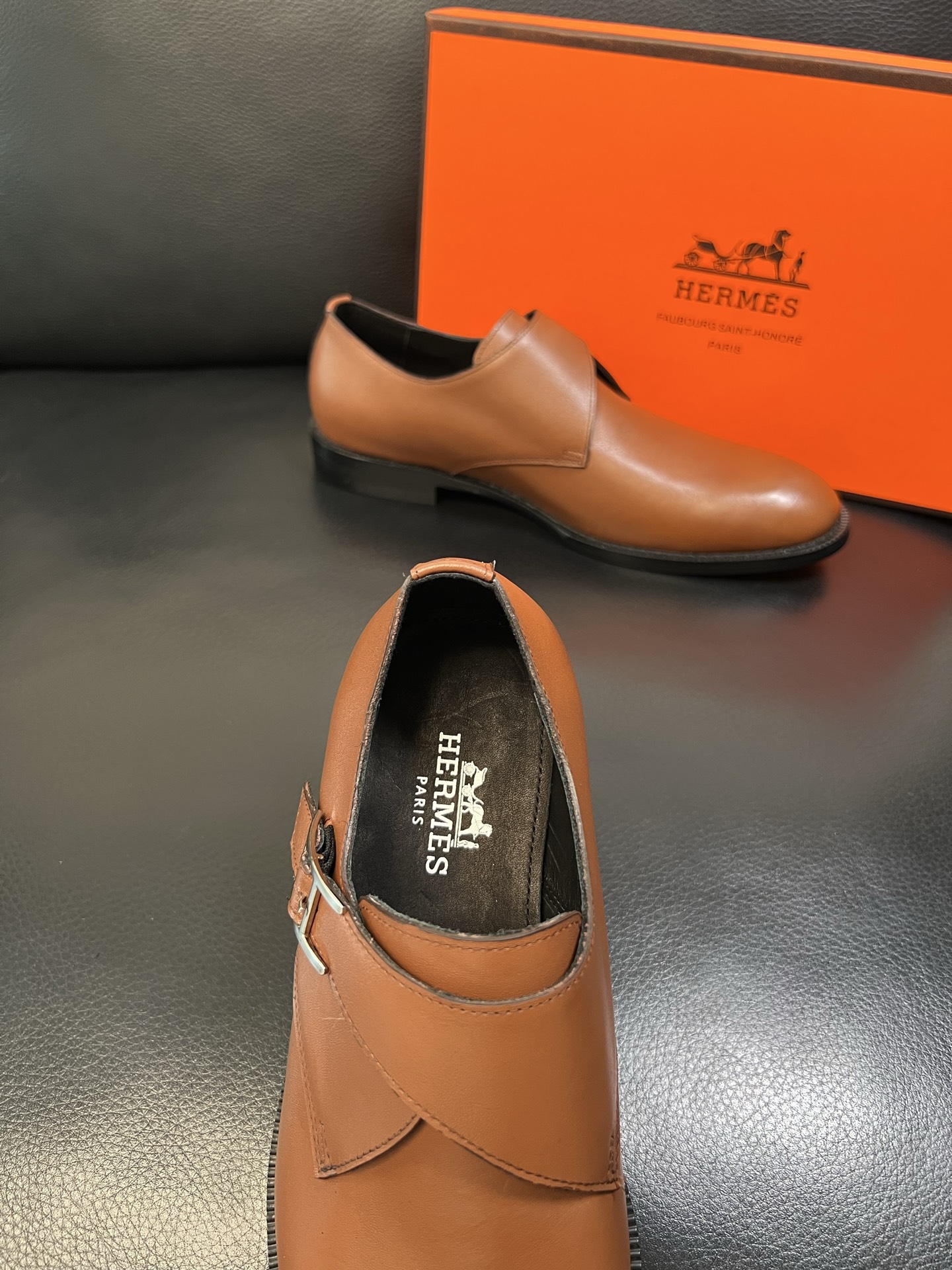 Hermes 高品质 顶级工艺品 爱马仕 专柜同步 原厂配置，意大利进口原版牛皮面料，透气舒适进口水染牛