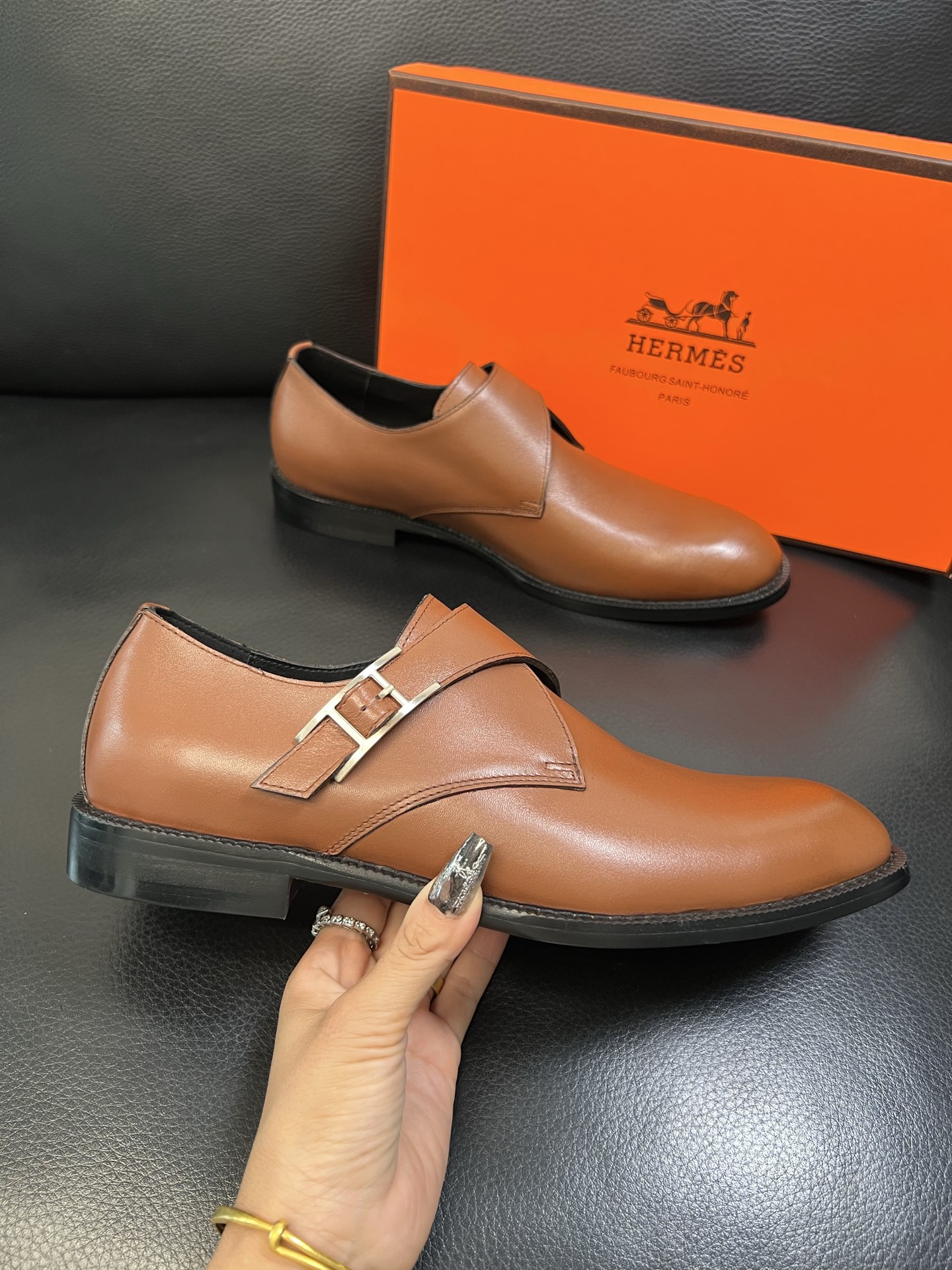 Hermes 高品质 顶级工艺品 爱马仕 专柜同步 原厂配置，意大利进口原版牛皮面料，透气舒适进口水染牛