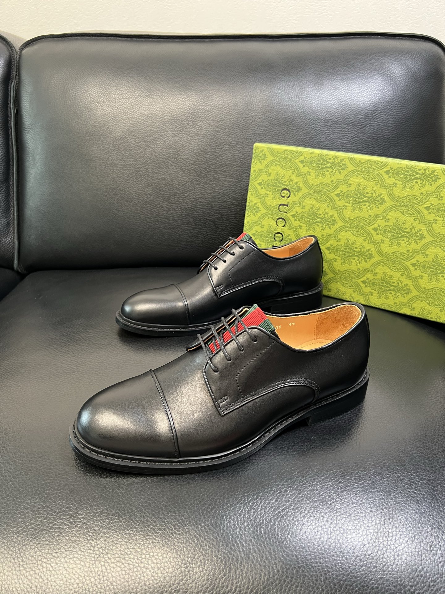 Gucci 高品质 顶级工艺品 古奇 皮鞋系列专柜同步 原厂配置，意大利进口原版牛皮，进口水染牛里 ，鞋