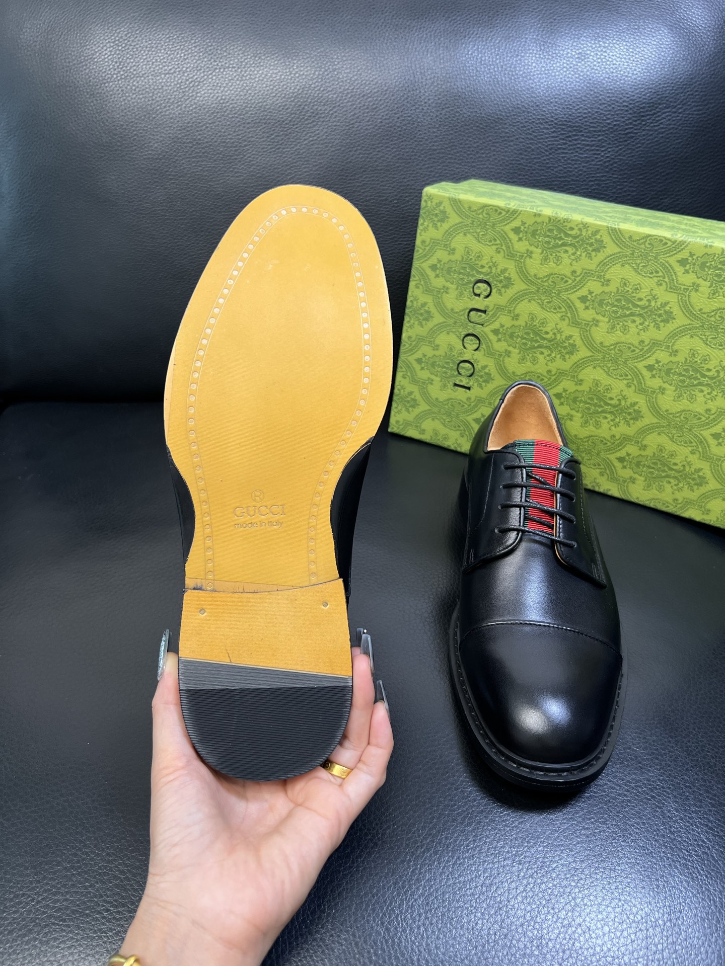 Gucci 高品质 顶级工艺品 古奇 皮鞋系列专柜同步 原厂配置，意大利进口原版牛皮，进口水染牛里 ，鞋